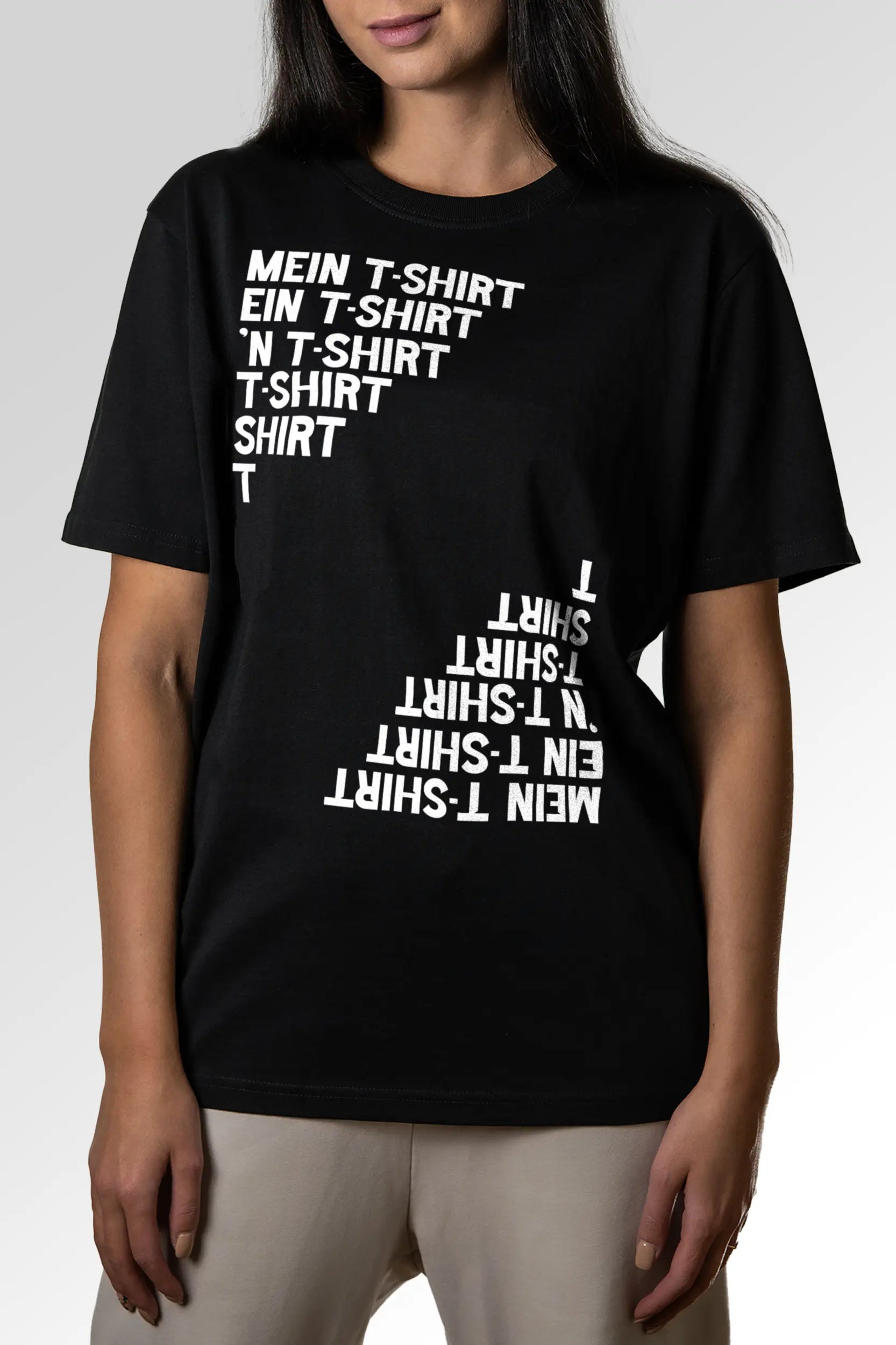 Vorschau des Organic Unisex T-Shirts von Maondo mit dem Design Basically ein T-Shirt in der Farbe Black