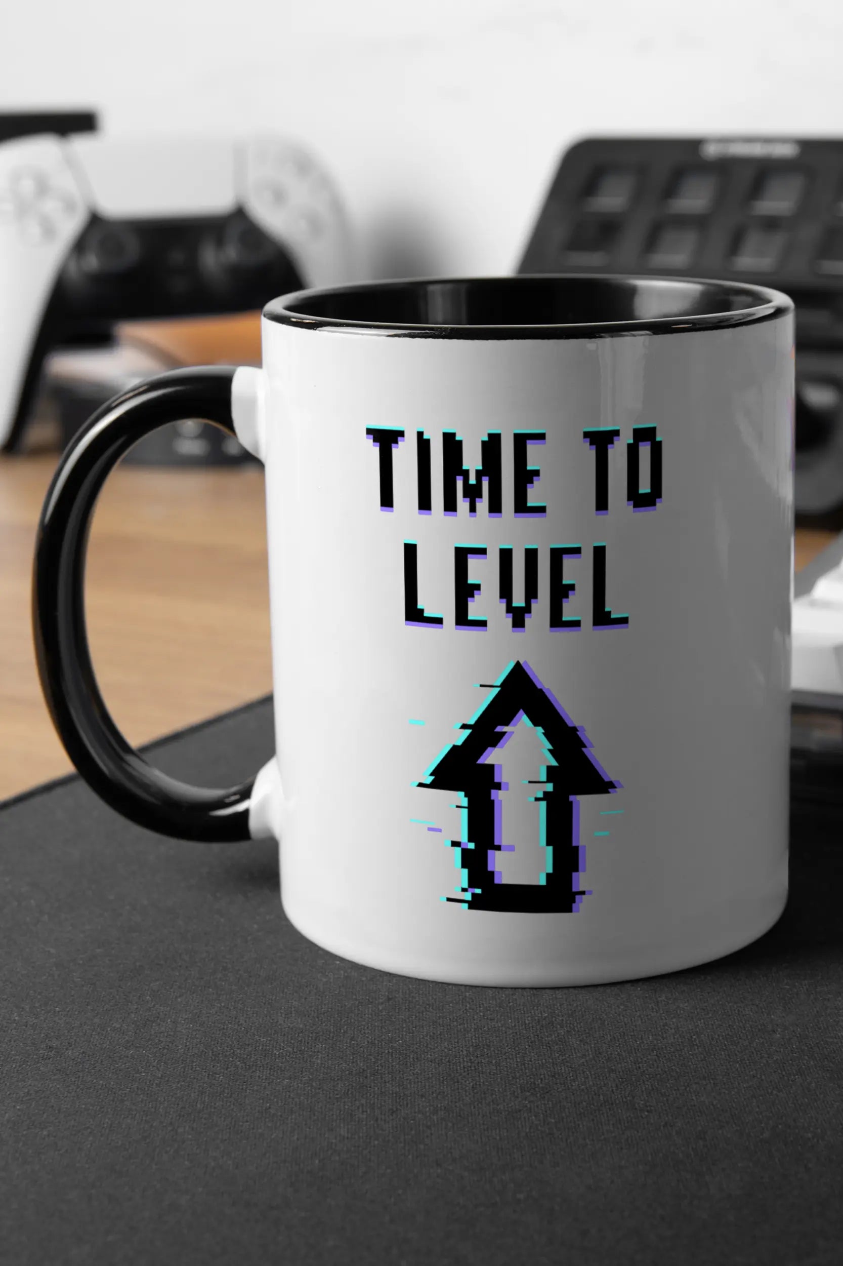 Titelbild der Keramik Tasse von Maondo mit dem Design Koffein-Game in der Farbe Schwarz-Weiß