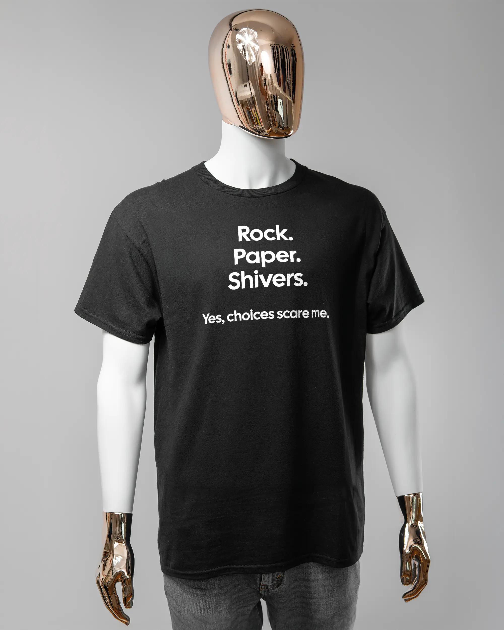 Vorderseite des Basic Unisex T-Shirt Regular von Maondo mit dem Design Rock Paper Shivers in der Farbe Black und in der Größe L getragen von einer maskulinen Puppe