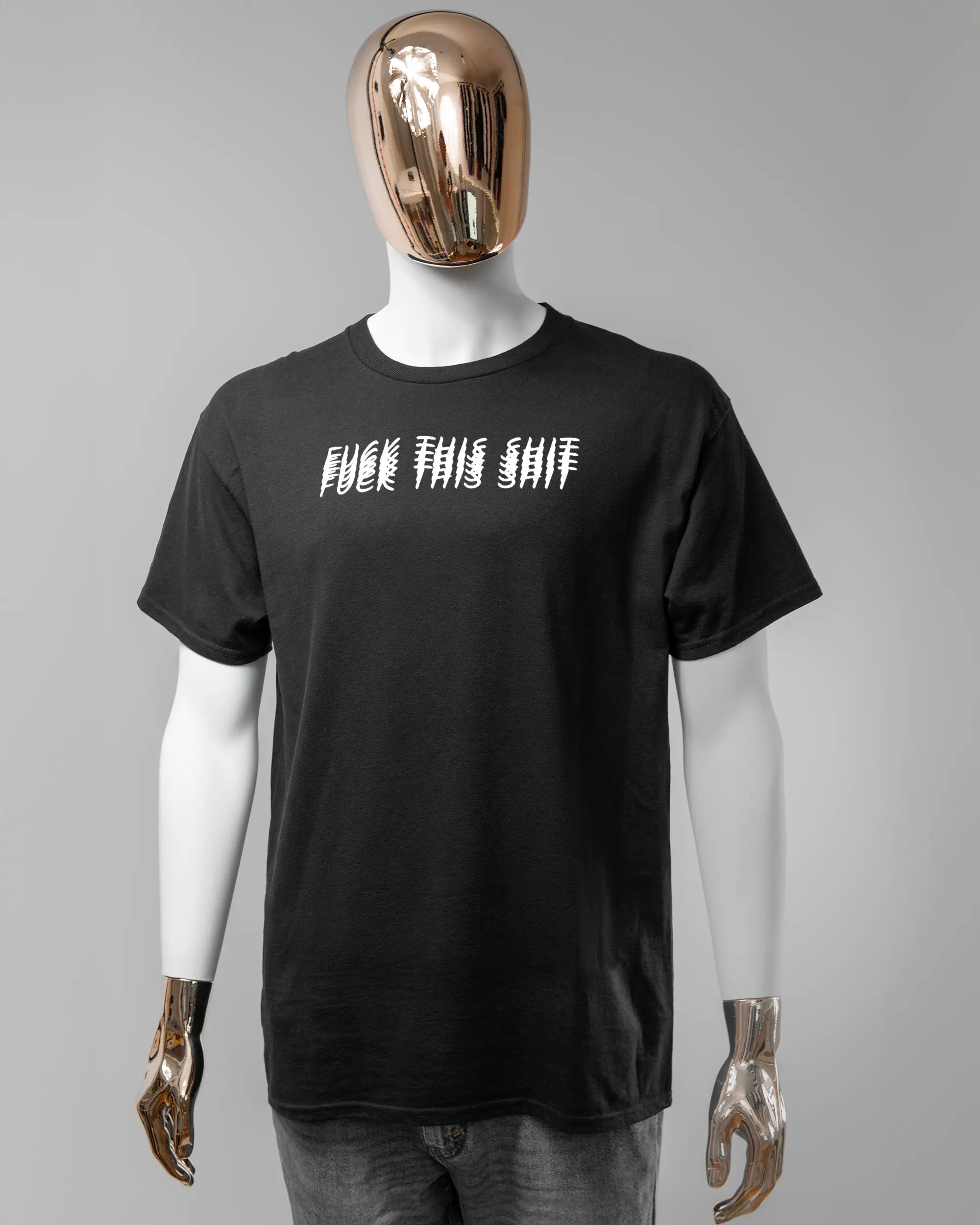 Vorderseite des Basic Unisex T-Shirt Regular von Maondo mit dem Design Hidden Message in der Farbe Black und in der Größe L getragen von einer maskulinen Puppe