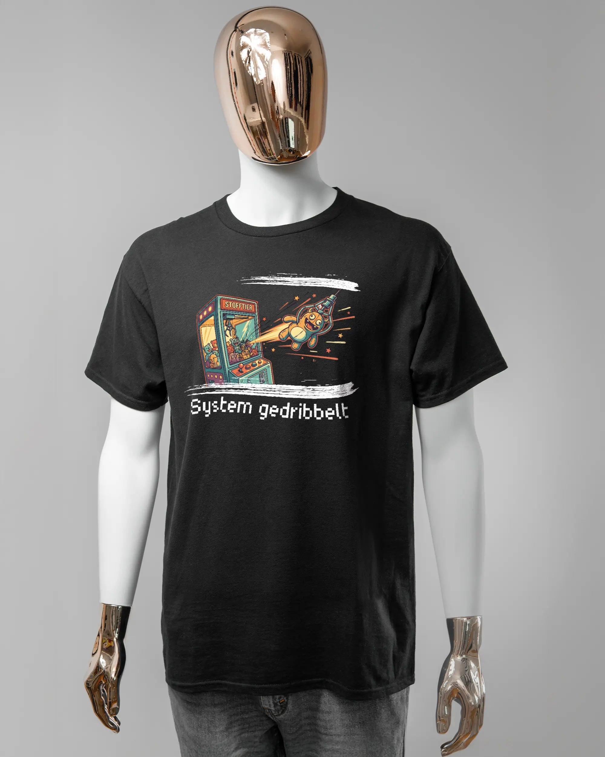 Vorderseite des Basic Unisex T-Shirt Regular von Maondo mit dem Design System gedribbelt in der Farbe Black und in der Größe L getragen von einer maskulinen Puppe