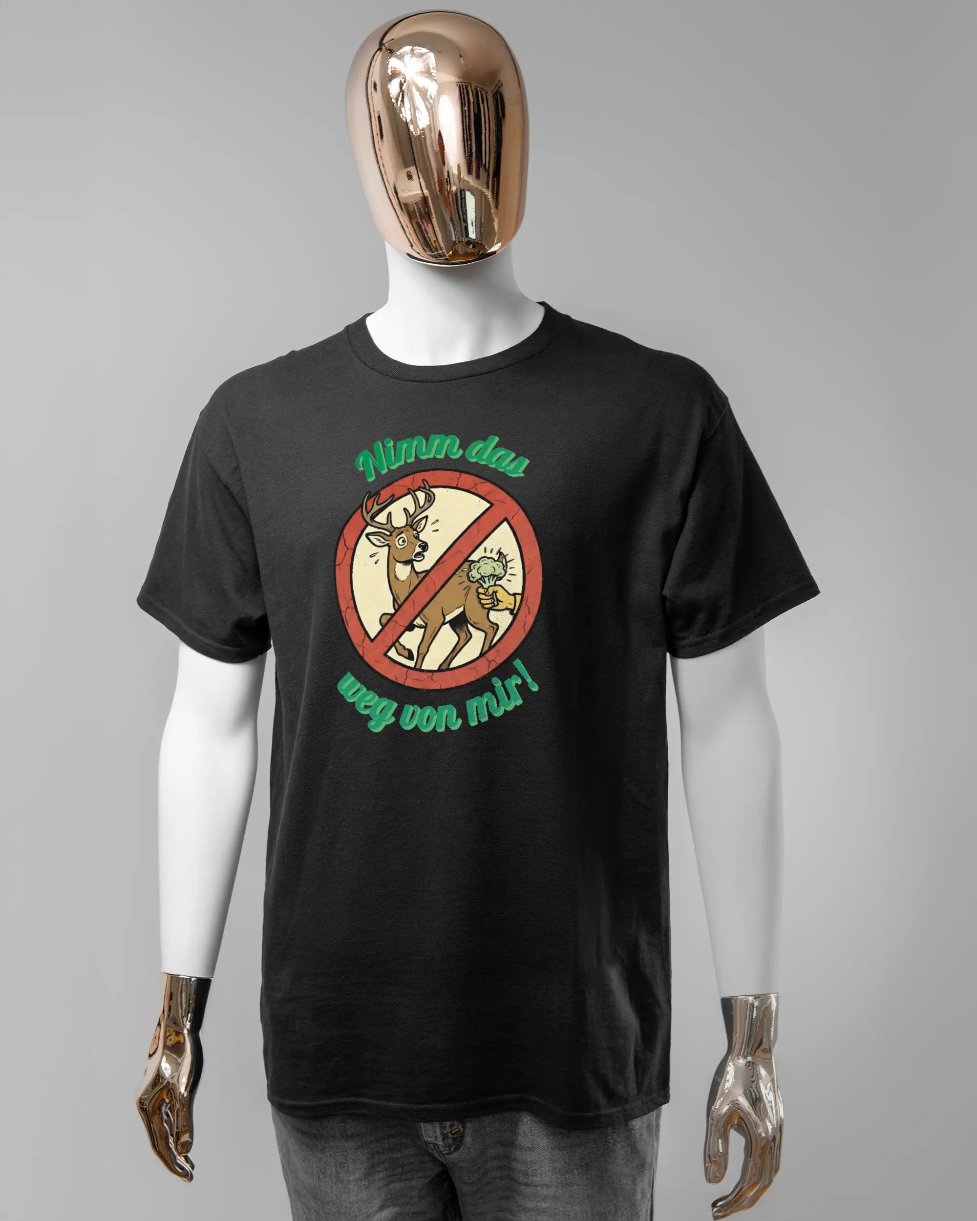 Vorderseite des Basic Unisex T-Shirt Regular von Maondo mit dem Design Reh weg in der Farbe Black und in der Größe L getragen von einer maskulinen Puppe