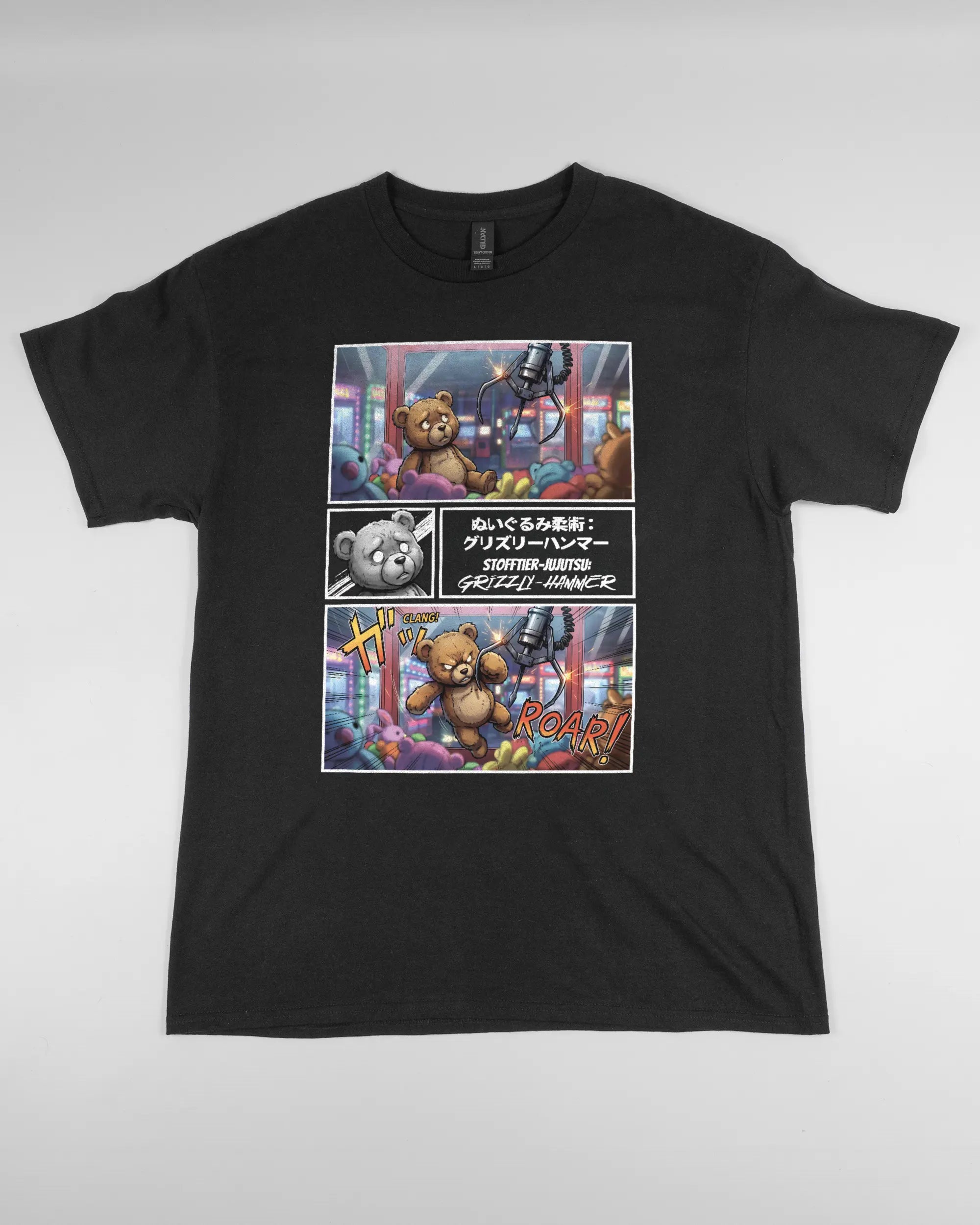 Vorderseite des Basic Unisex T-Shirt Regular von Maondo mit dem Design Manga Stoff in der Farbe Black und in der Größe L flach auf den Boden gelegt
