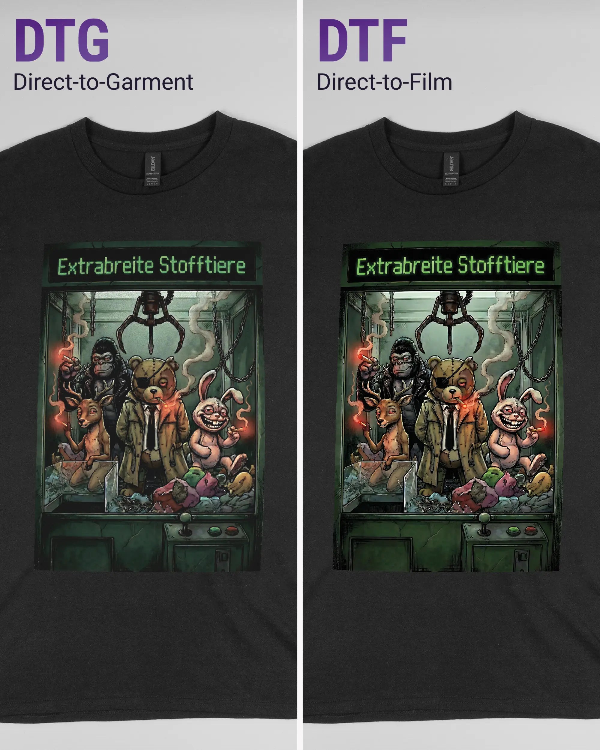 Vergleich der Vorderseiten des Basic Unisex T-Shirt Regular von Maondo mit dem Design Extrabreit in der Farbe Black und in der Größe L links mit dem Direct-to-Garment und rechts mit dem Direct-to-Film Verfahren