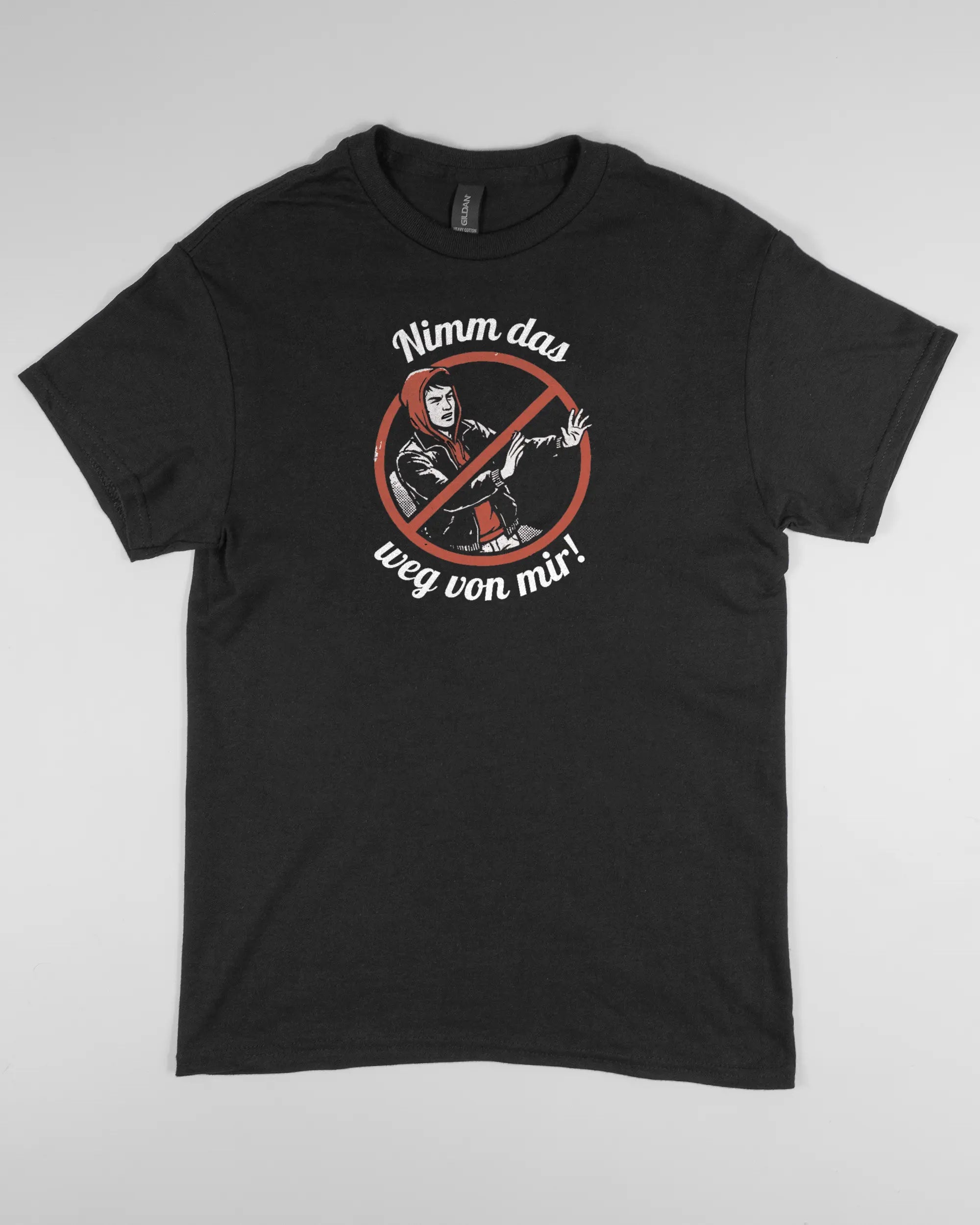 Vorderseite des Basic Unisex T-Shirt Regular von Maondo mit dem Design Nimm das weg in der Farbe Black und in der Größe S flach auf den Boden gelegt