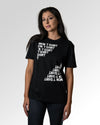 Sekundärer Modelshot der Druckseite des Organic Unisex T-Shirts von Maondo im Casual Fit mit dem Design Basically ein T-Shirt in der Farbe Black