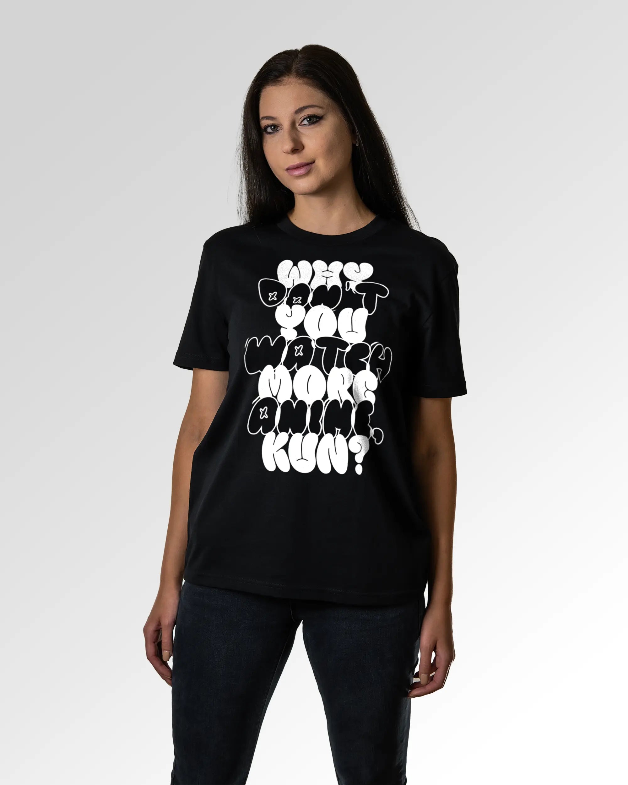 Sekundärer Modelshot der Druckseite des Organic Unisex T-Shirts von Maondo im Casual Fit mit dem Design Anime Kun in der Farbe Black