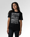 Sekundärer Modelshot der Druckseite des Organic Unisex T-Shirts von Maondo im Casual Fit mit dem Design Apex Storytime in der Farbe Black