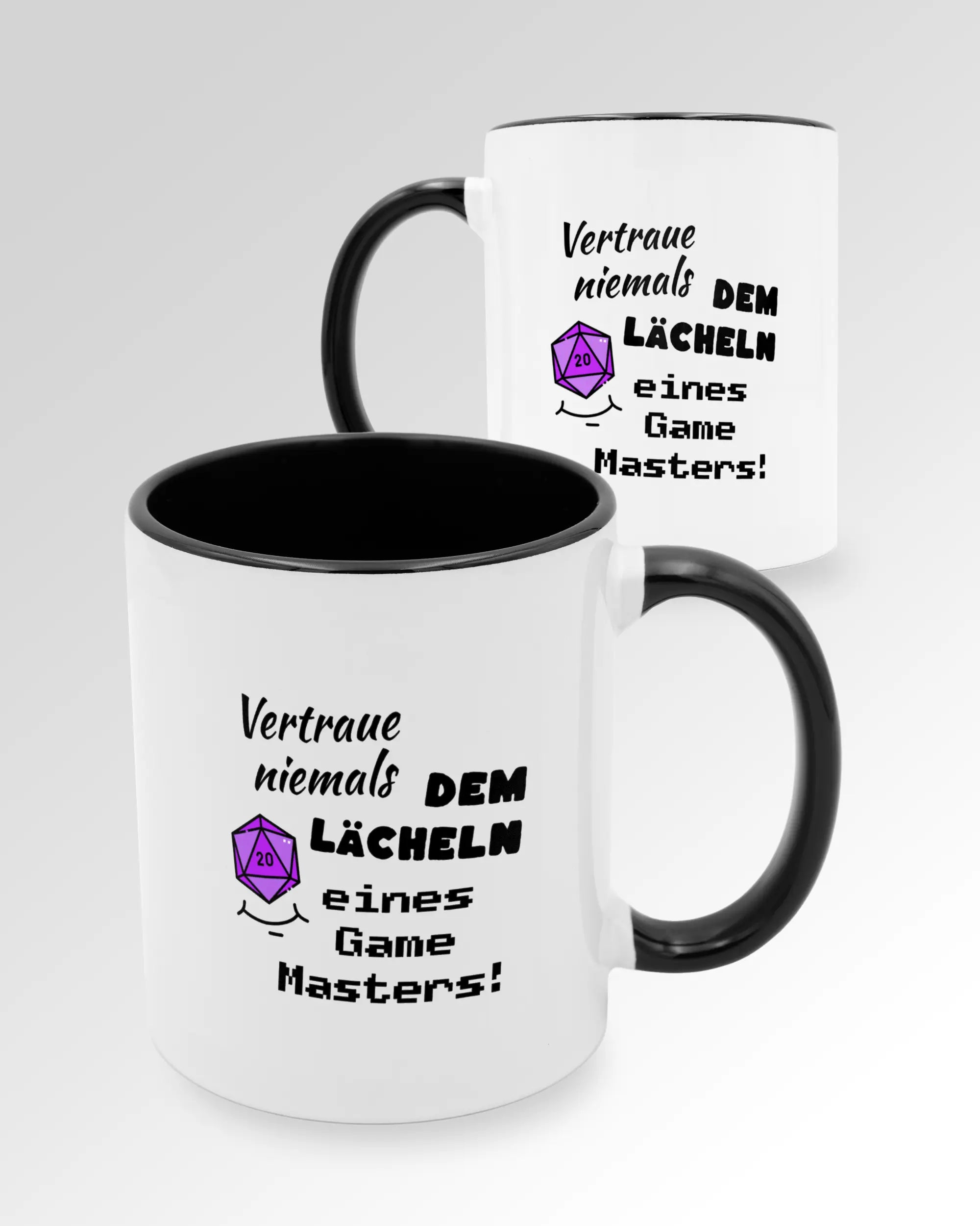 Variantenbild der beidseitig bedruckten Keramik Tasse von Maondo mit dem Design Game Master in der Farbe Schwarz-Weiß