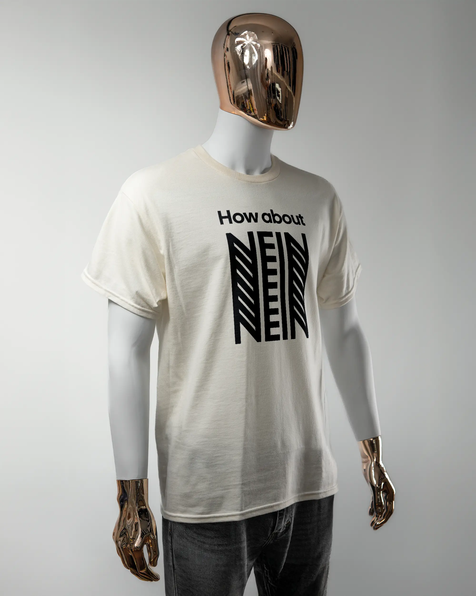 Vorderseite des Basic Unisex T-Shirt Regular von Maondo mit dem Design How about nein in der Farbe White und in der Größe L getragen von einer maskulinen Puppe