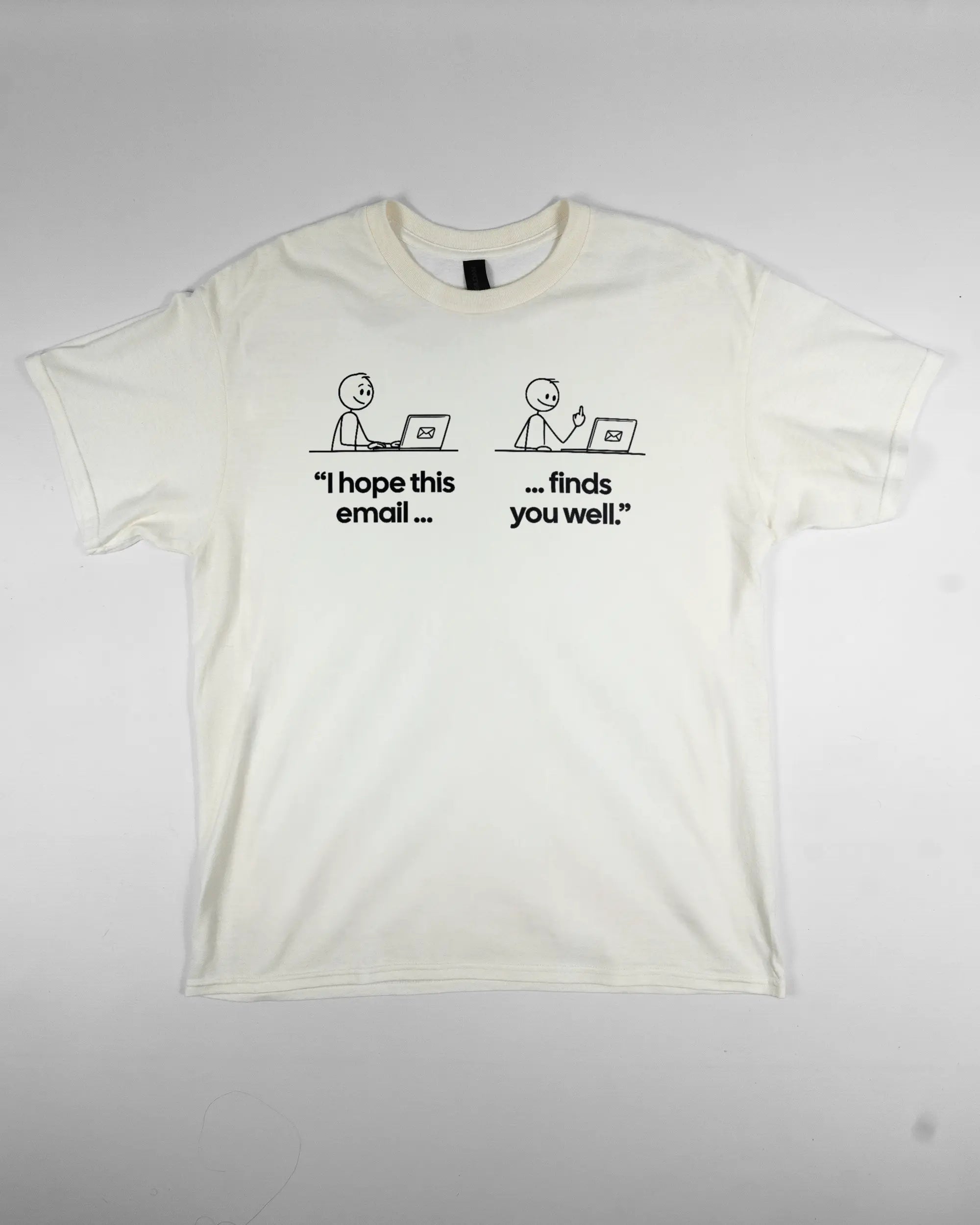 Vorderseite des Basic Unisex T-Shirt Regular von Maondo mit dem Design Found me not well in der Farbe White und in der Größe L flach auf den Boden gelegt