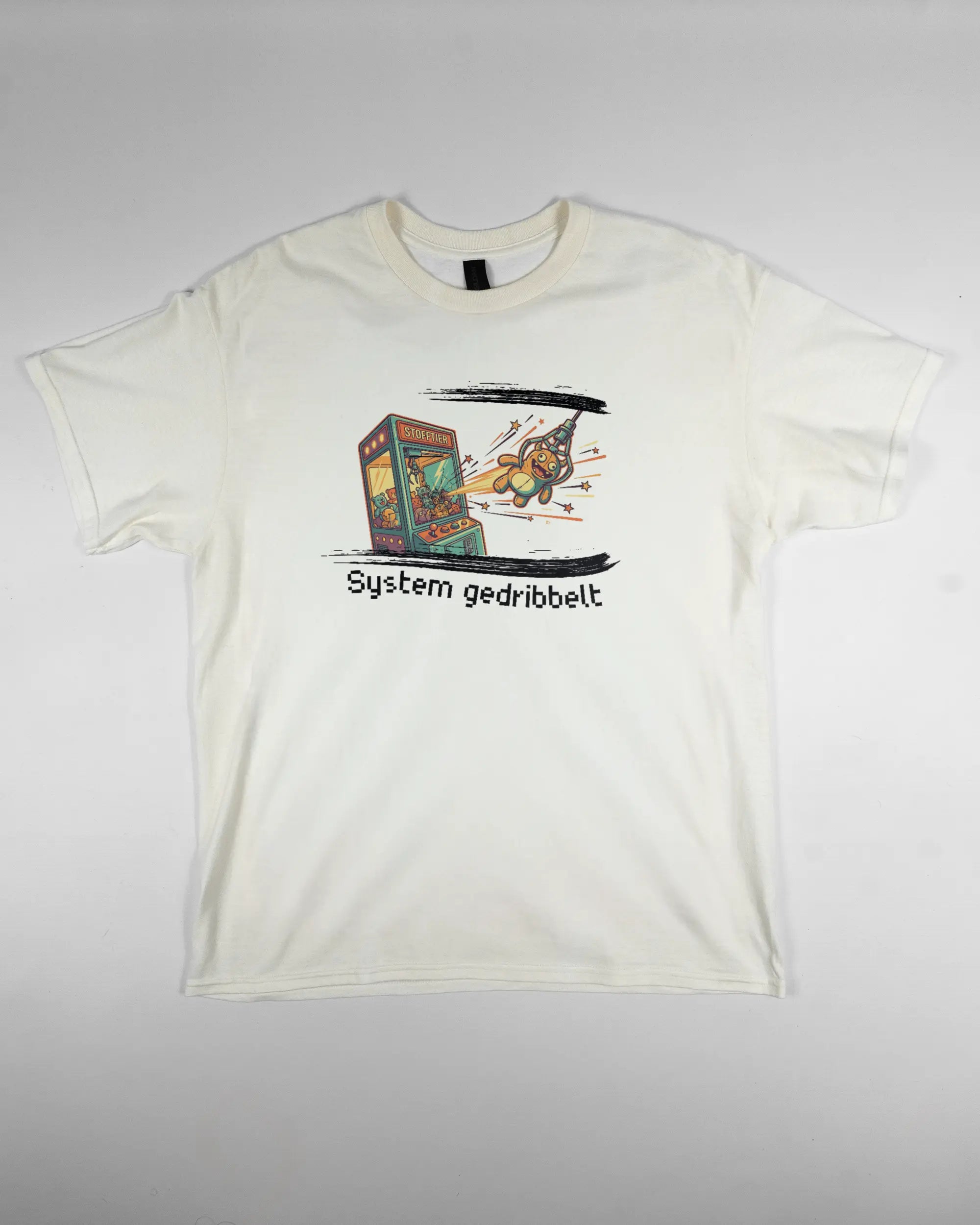 Vorderseite des Basic Unisex T-Shirt Regular von Maondo mit dem Design System gedribbelt in der Farbe White und in der Größe L flach auf den Boden gelegt