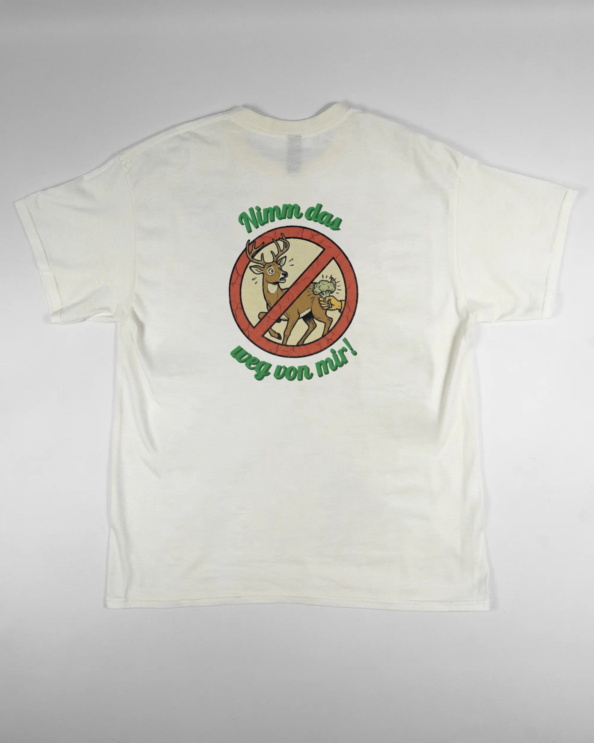 Rückseite des Basic Unisex T-Shirt Regular von Maondo mit dem Design Reh weg in der Farbe White und in der Größe L flach auf den Boden gelegt