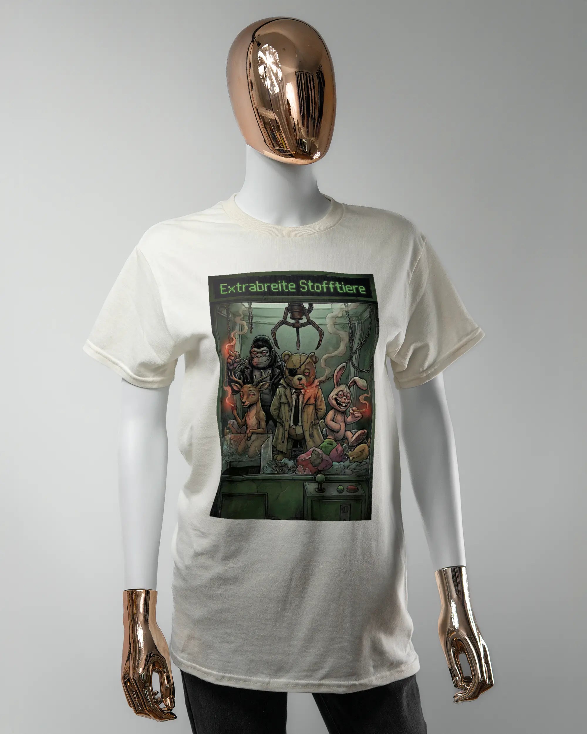 Vorderseite des Basic Unisex T-Shirt Regular von Maondo mit dem Design Extrabreit in der Farbe White und in der Größe S getragen von einer femininen Puppe