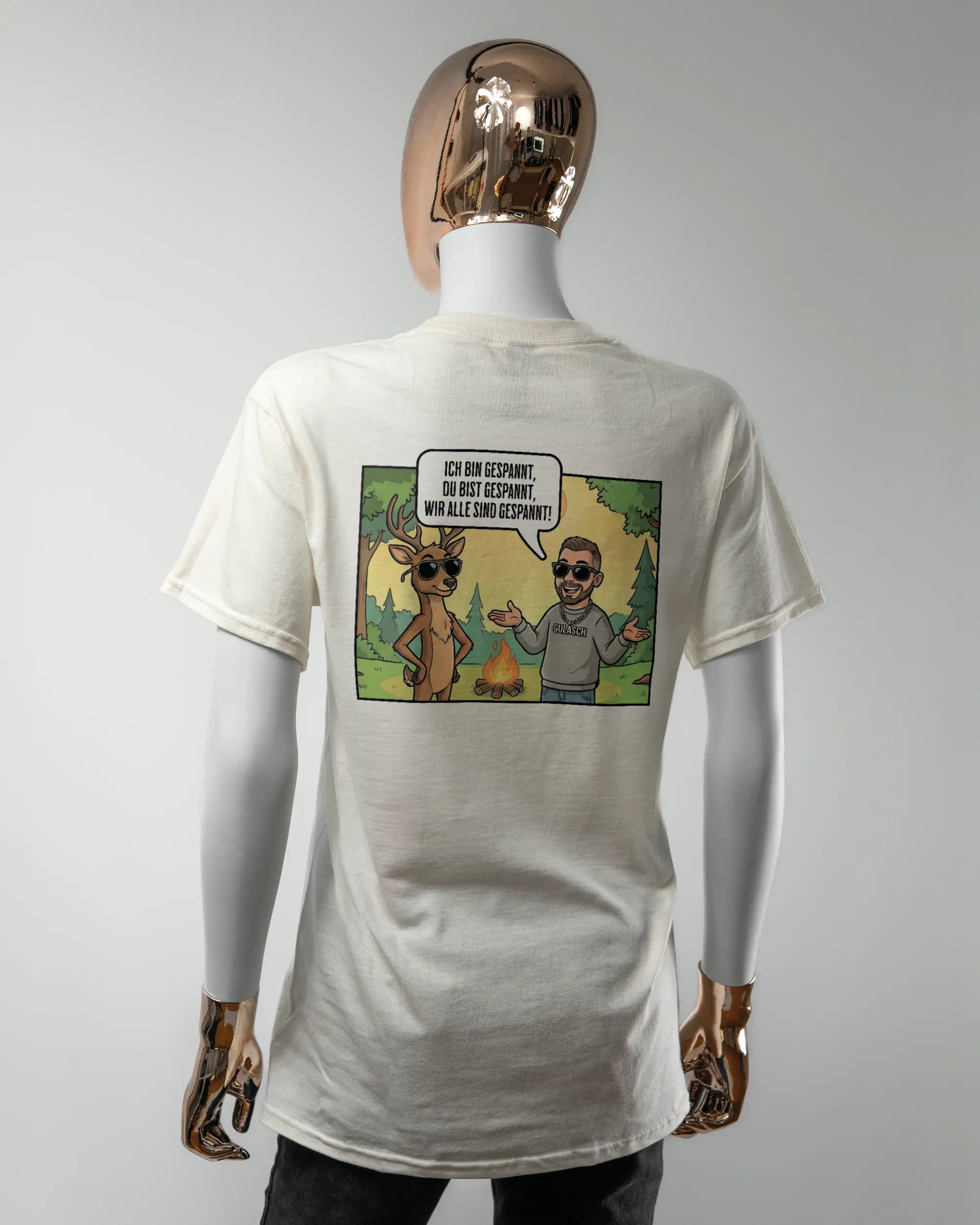 Rückseite des Basic Unisex T-Shirt Regular von Maondo mit dem Design Vollspannung in der Farbe White und in der Größe S getragen von einer femininen Puppe