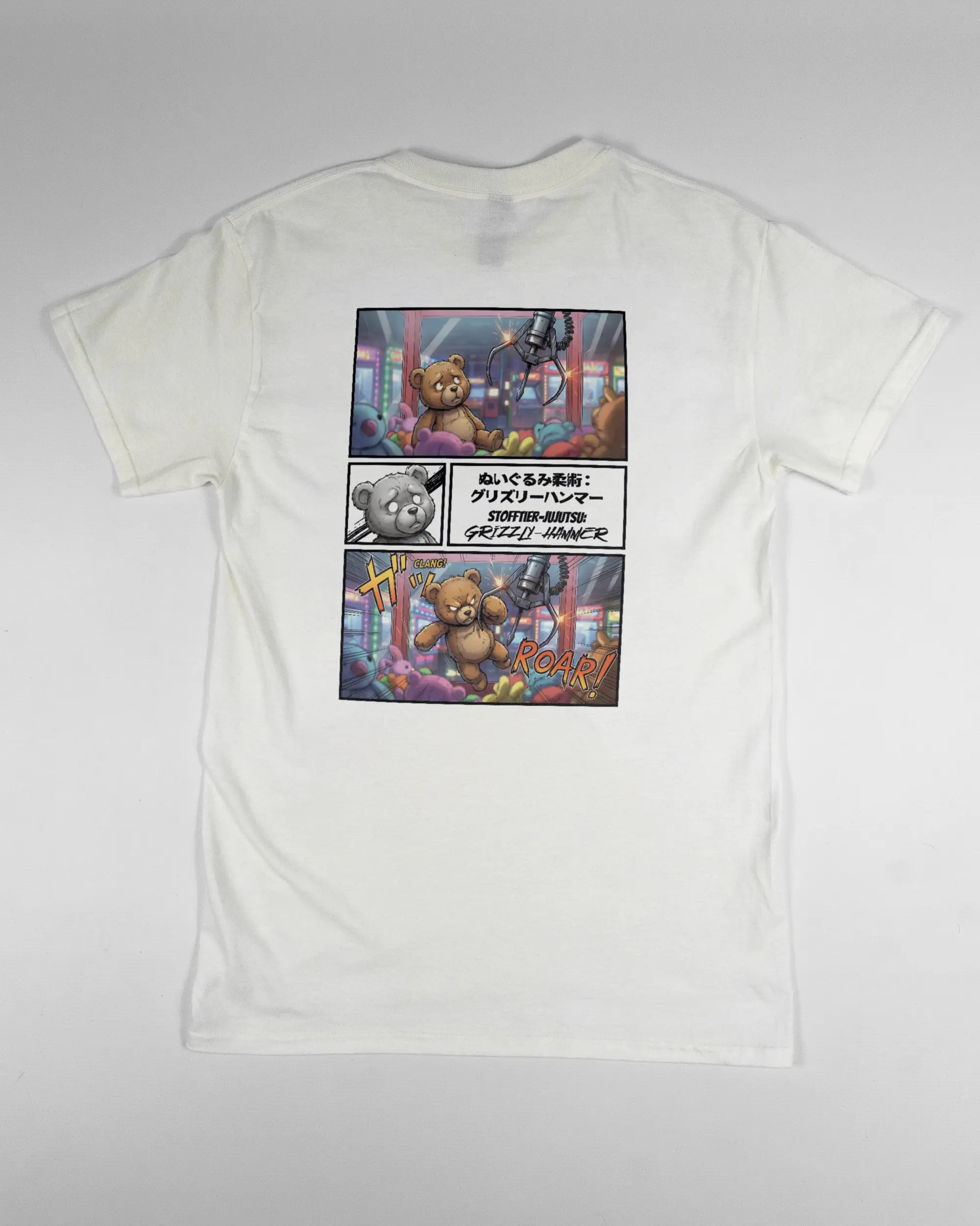 Rückseite des Basic Unisex T-Shirt Regular von Maondo mit dem Design Manga Stoff in der Farbe White und in der Größe S flach auf den Boden gelegt
