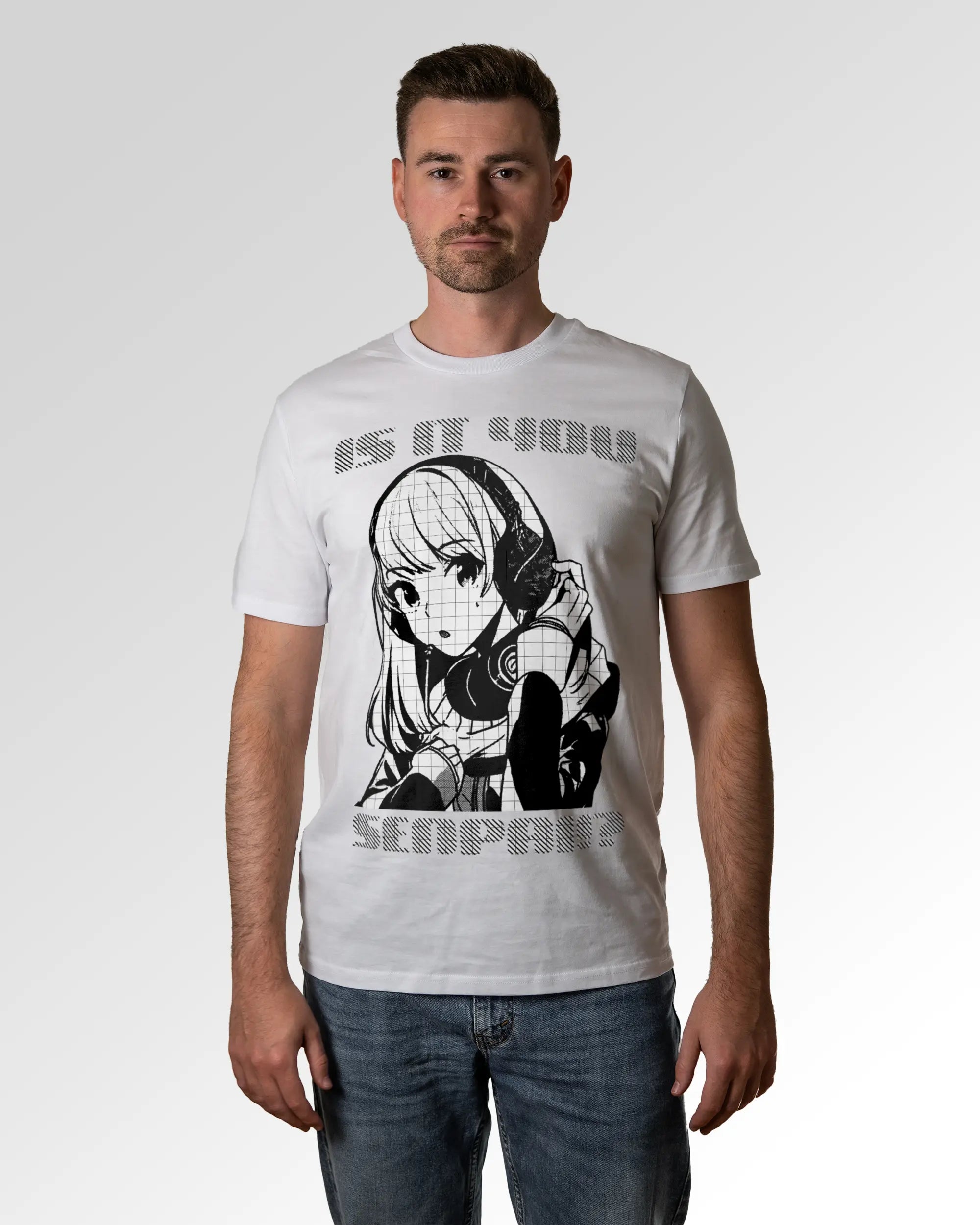 Primärer Modelshot der Druckseite des Organic Unisex T-Shirts von Maondo im Casual Fit mit dem Design Senpai it is in der Farbe White