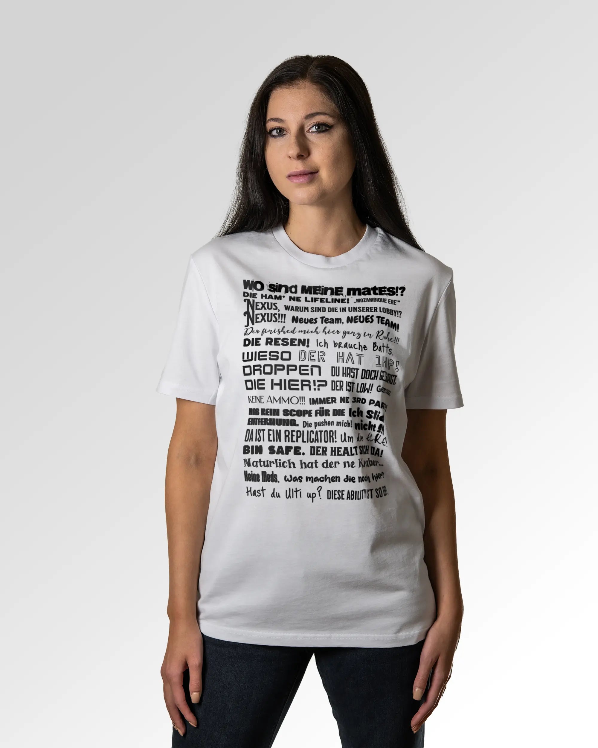 Sekundärer Modelshot der Druckseite des Organic Unisex T-Shirts von Maondo im Casual Fit mit dem Design Apex Storytime in der Farbe White