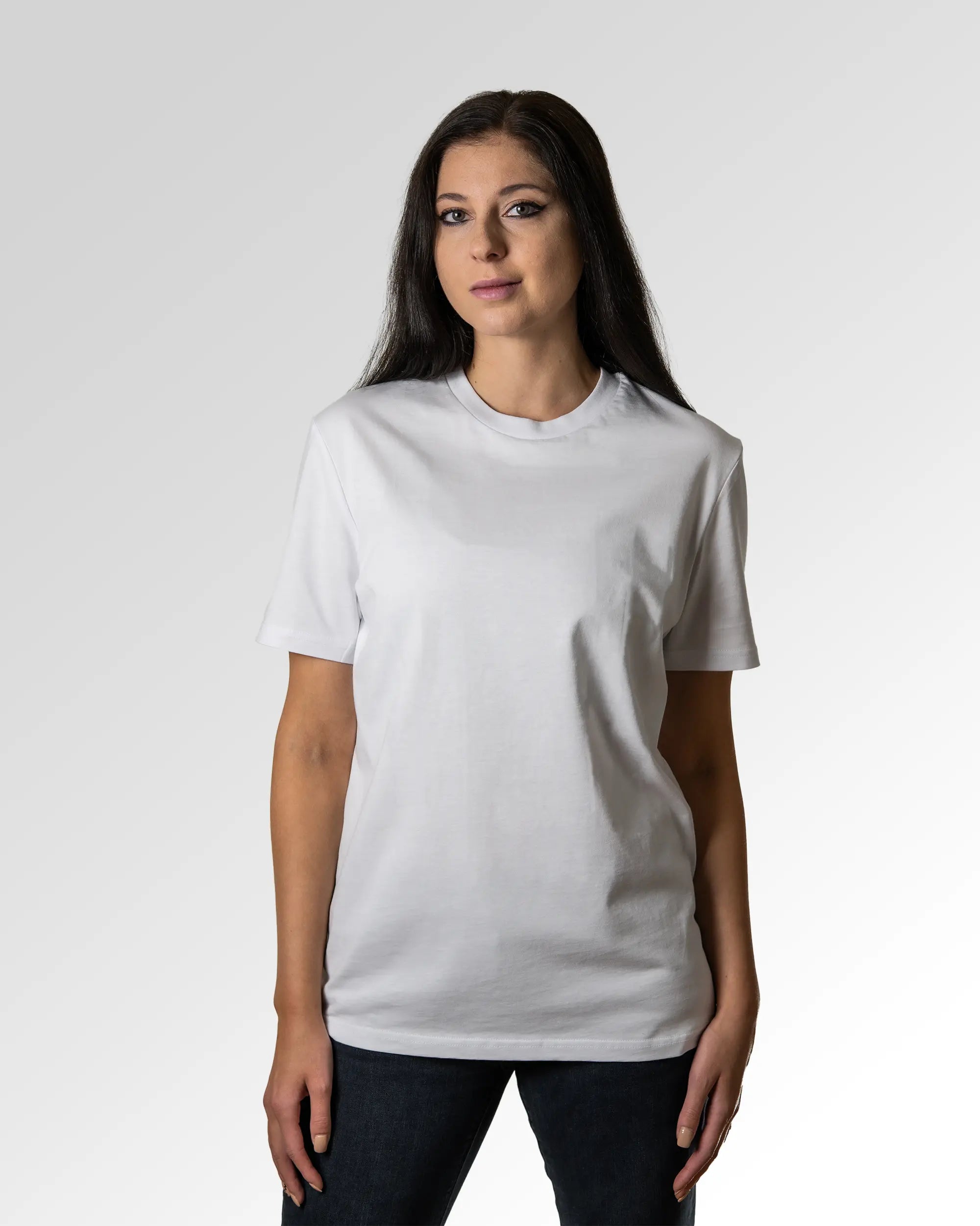 Sekundärer Modelshot der unbedruckten Seite des Organic Unisex T-Shirts von Maondo im Casual Fit mit dem Design Double Bamboozled in der Farbe White