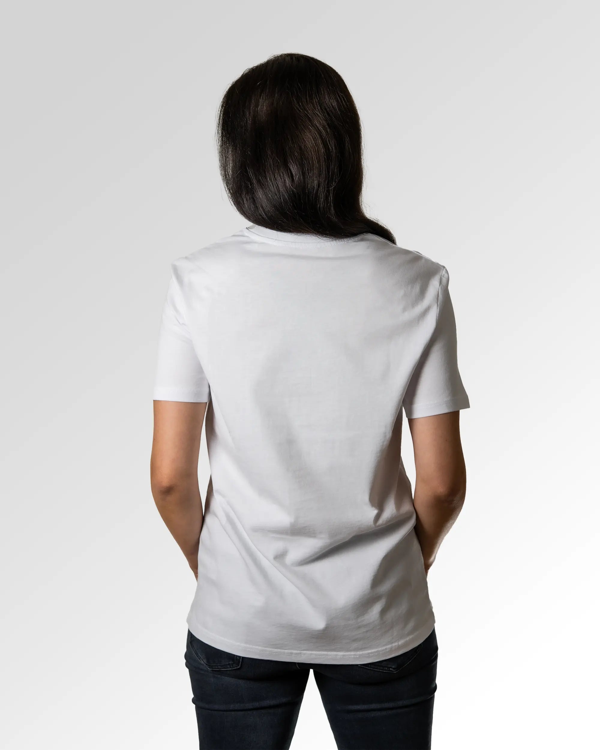 Sekundärer Modelshot der unbedruckten Seite des Organic Unisex T-Shirts von Maondo im Casual Fit mit dem Design Lass es raus in der Farbe White