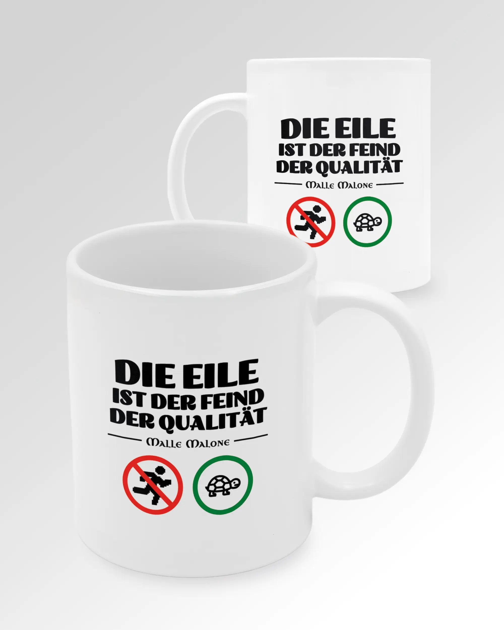 Seitenansicht der beidseitig bedruckten Keramiktasse von Maondo mit dem Design Keine Eile in der Farbe White