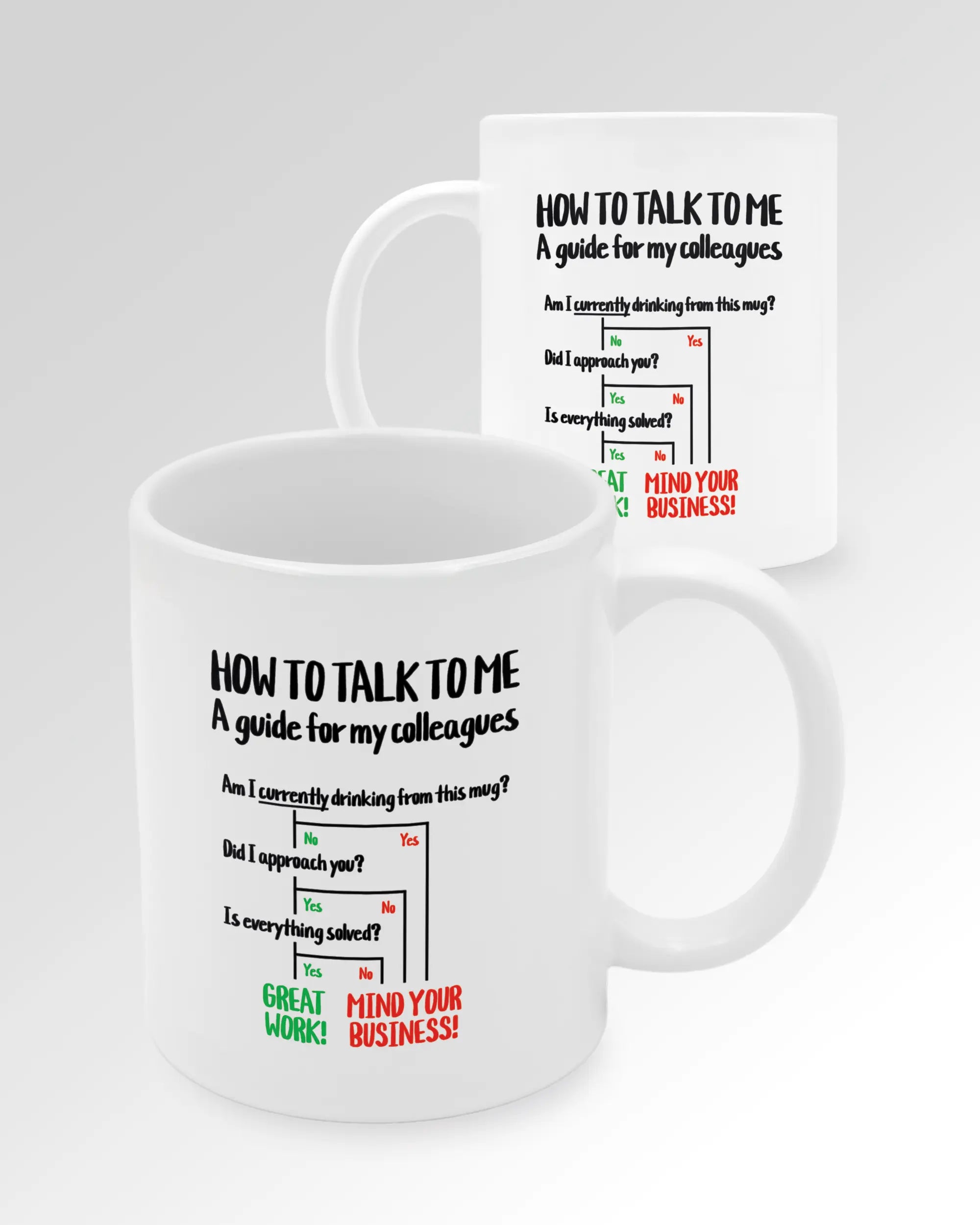 Seitenansicht der beidseitig bedruckten Keramiktasse von Maondo mit dem Design Colleagues Guide in der Farbe White