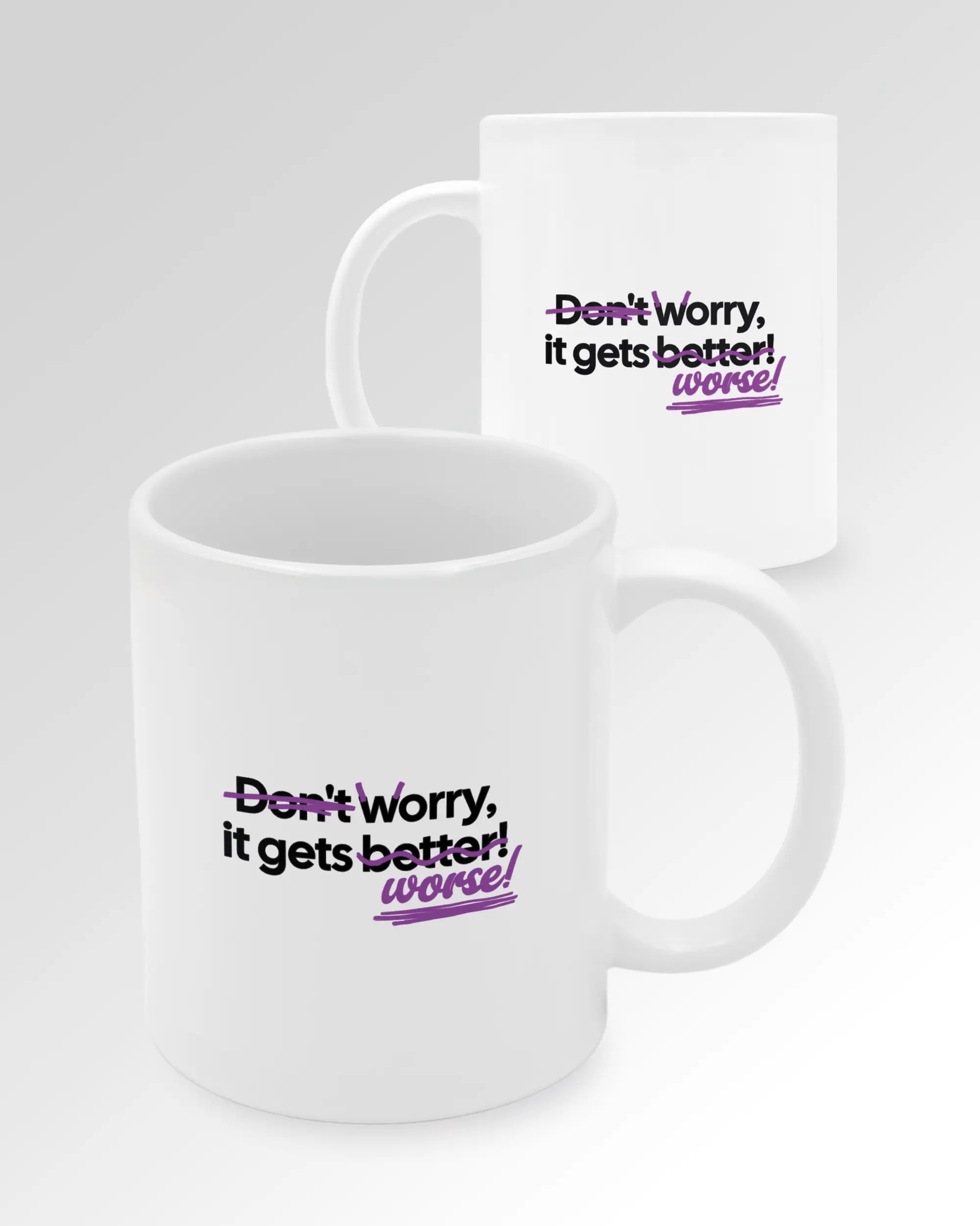 Seitenansicht der beidseitig bedruckten Keramiktasse von Maondo mit dem Design Worry Worse in der Farbe White