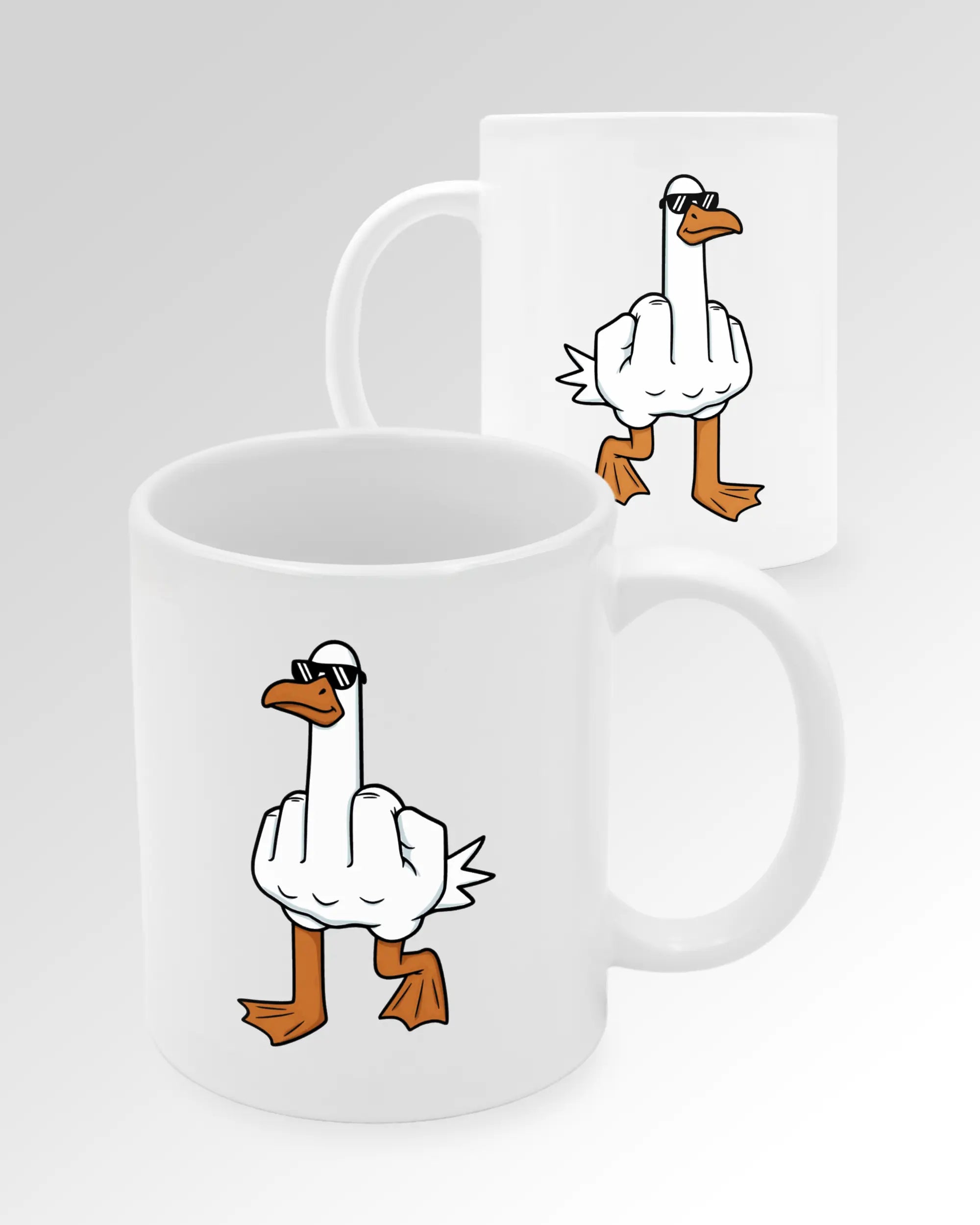 Seitenansicht der beidseitig bedruckten Keramiktasse von Maondo mit dem Design I give a duck in der Farbe White