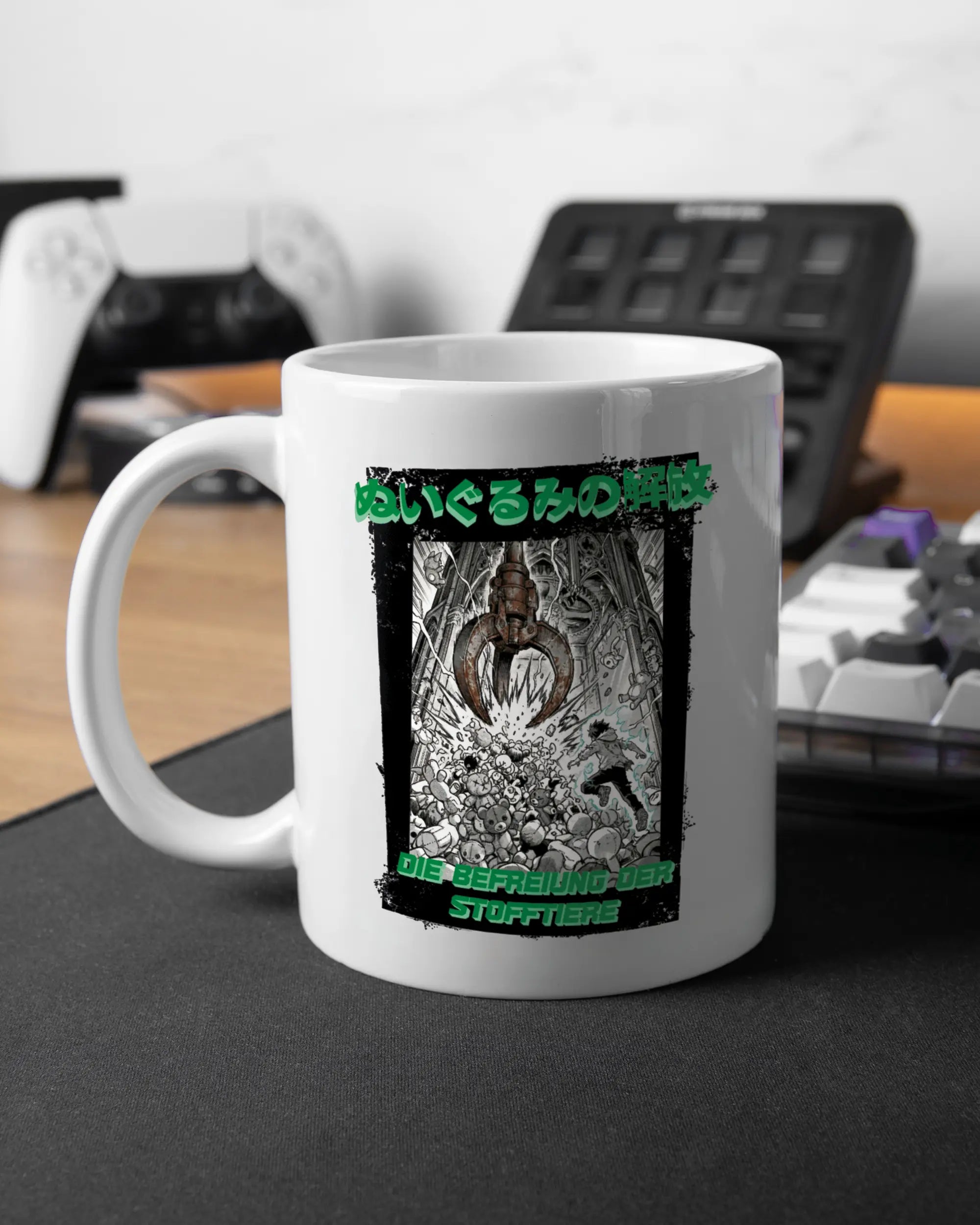 Gaming Room Aufnahme der linken Seite der beidseitig bedruckten Keramiktasse von Maondo mit dem Design Save 1 Stofftier in der Farbe White