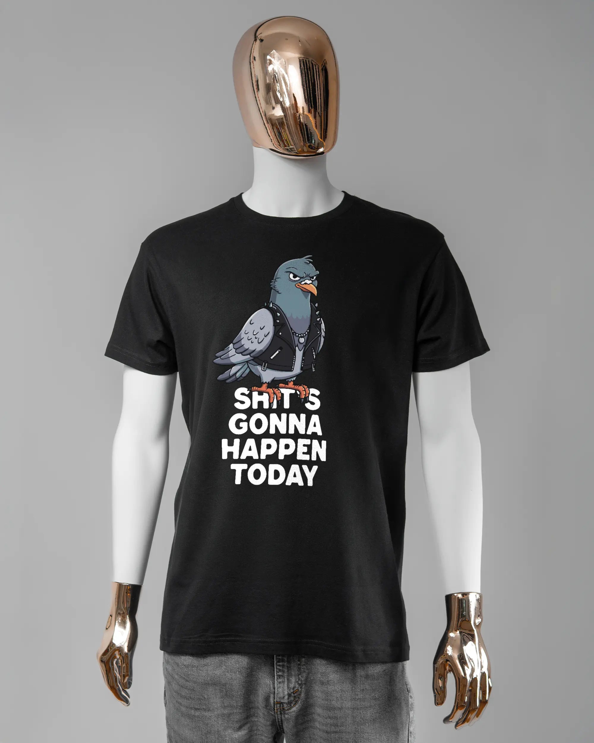 Vorderseite des Basic Unisex T-Shirt Soft von Maondo mit dem Design Pigeon Pun in der Farbe Black und in der Größe L getragen von einer maskulinen Puppe