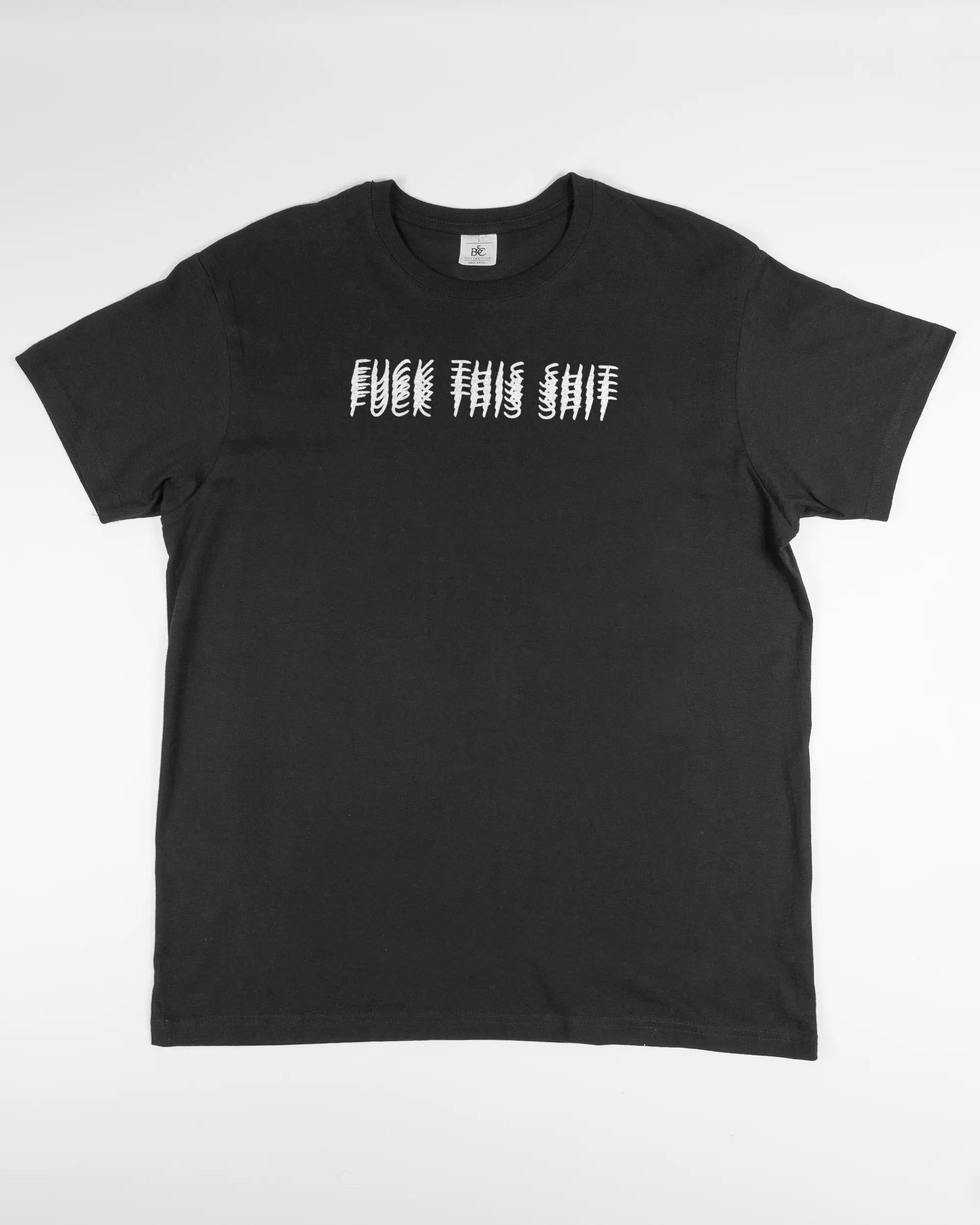 Vorderseite des Basic Unisex T-Shirt Soft von Maondo mit dem Design Hidden Message in der Farbe Black und in der Größe L flach auf den Boden gelegt