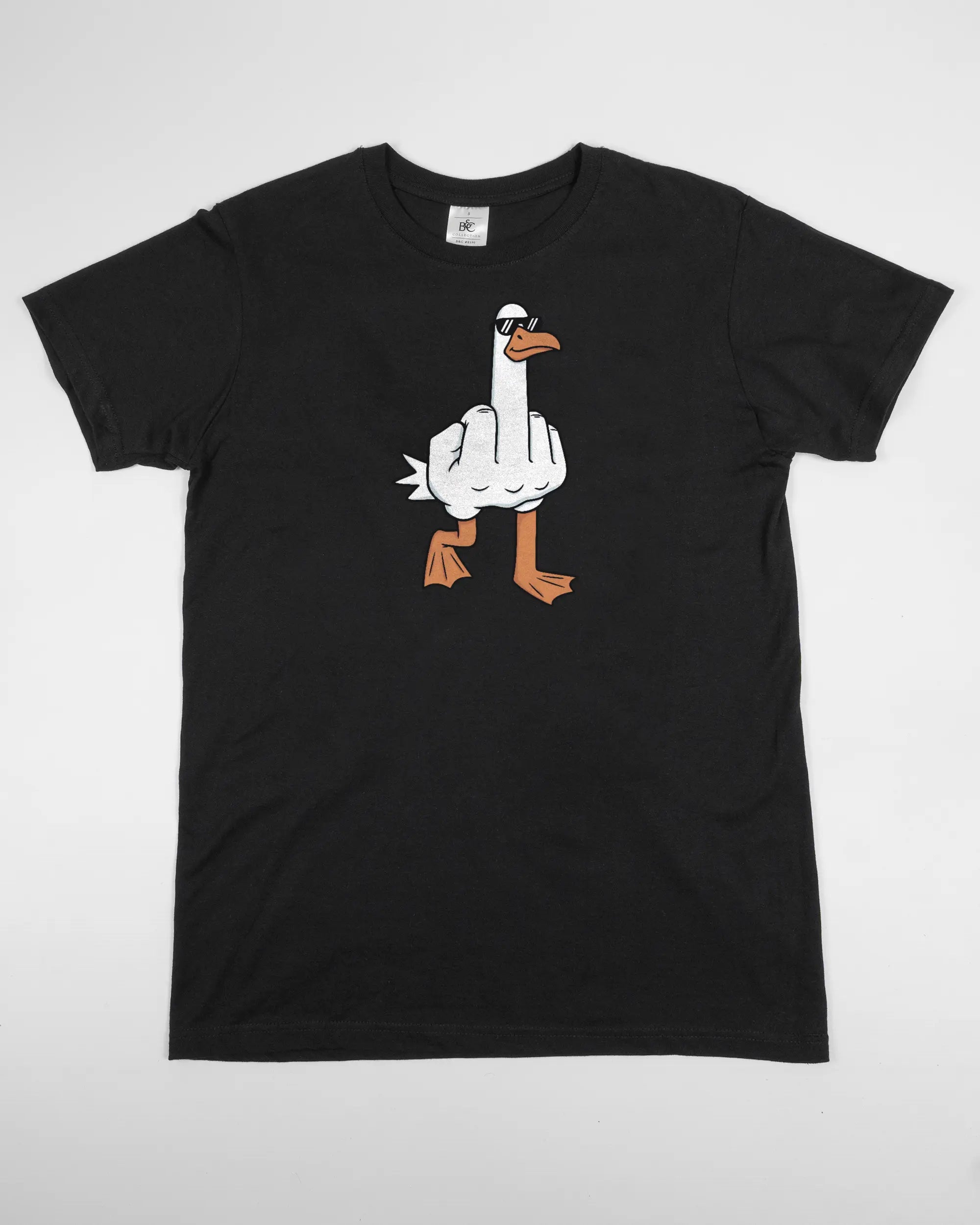 Vorderseite des Basic Unisex T-Shirt Soft von Maondo mit dem Design I give a duck in der Farbe Black und in der Größe S flach auf den Boden gelegt