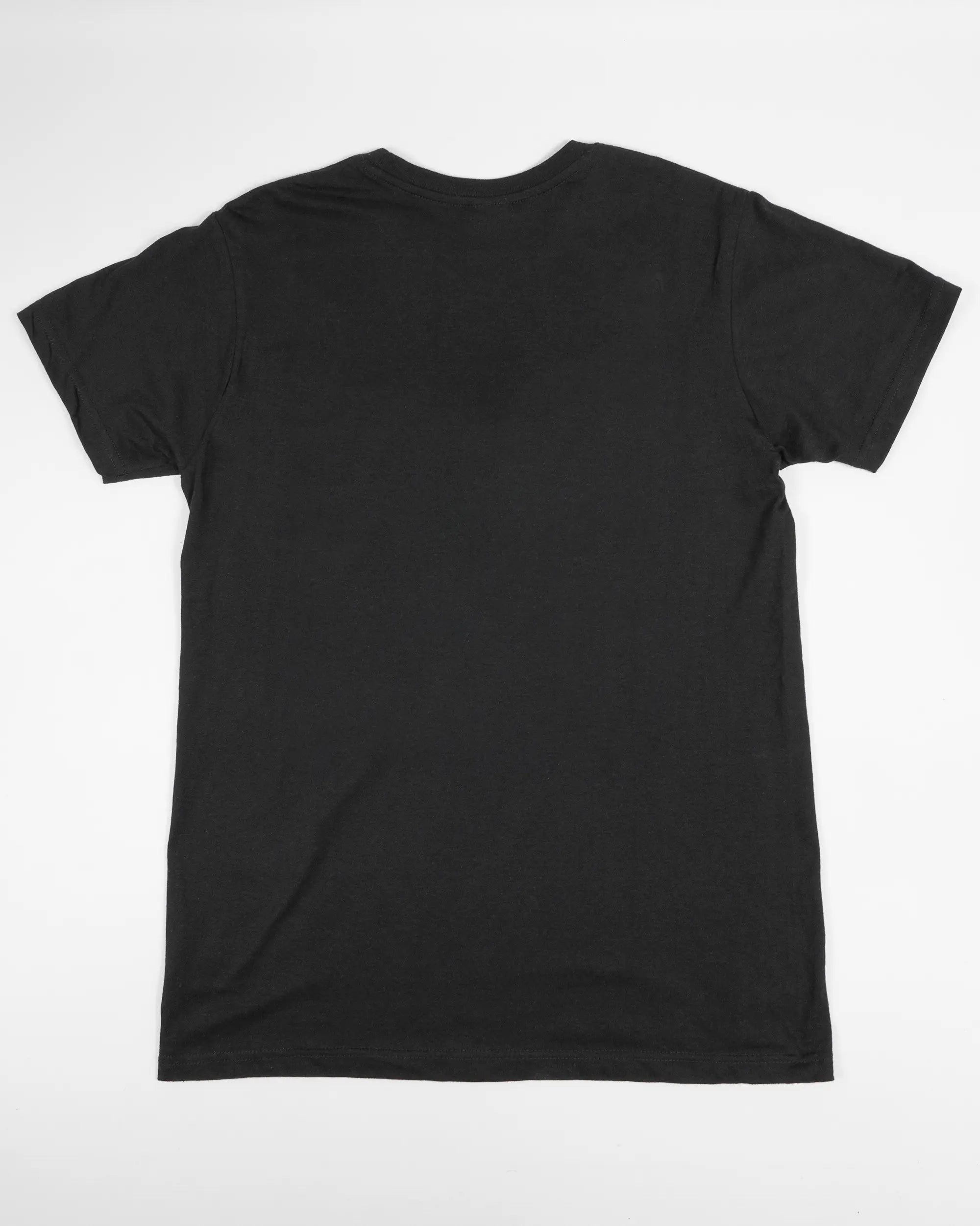 Rückseite des Basic Unisex T-Shirt Slim von Maondo ohne Motiv in der Farbe Black und in der Größe S flach auf den Boden gelegt