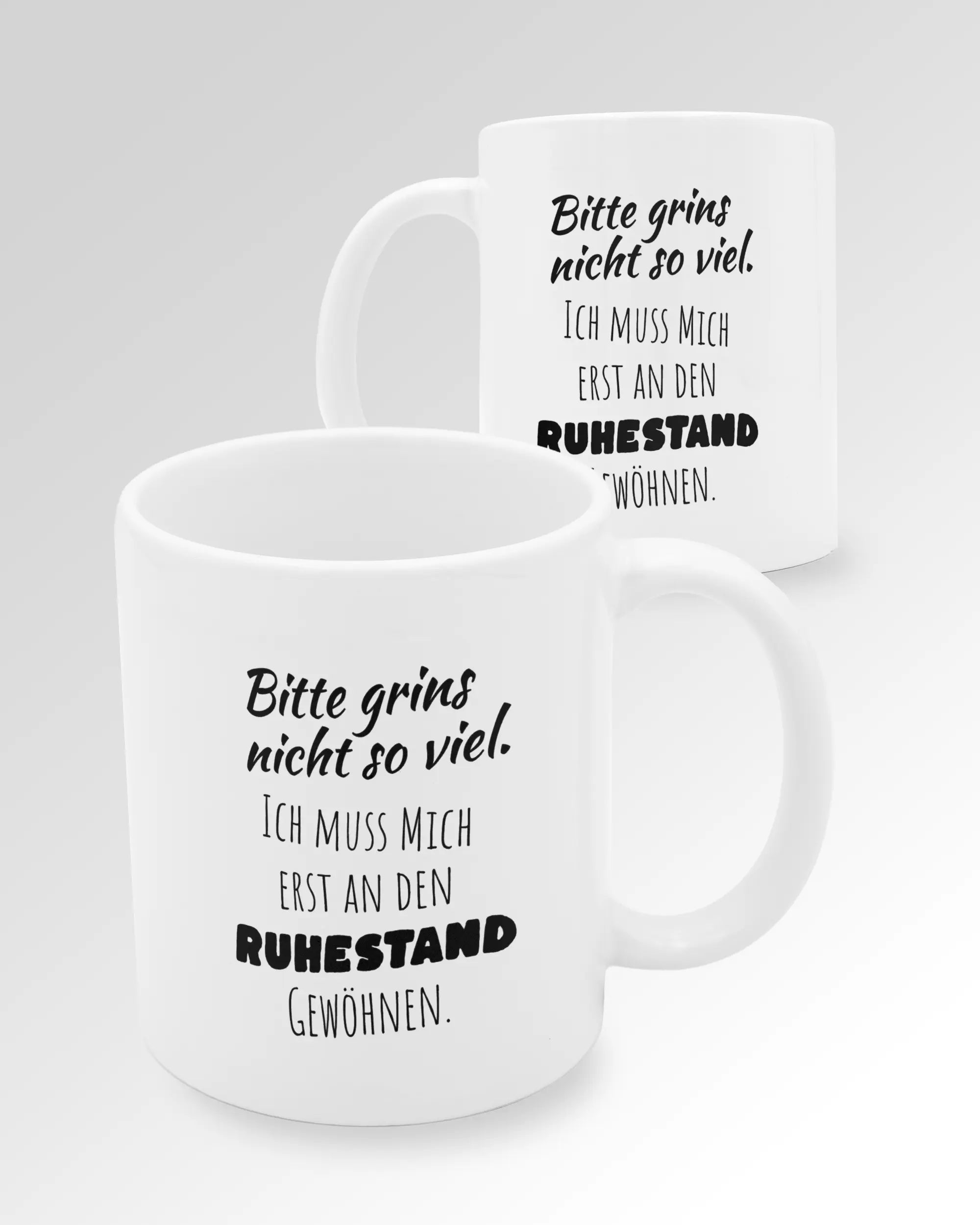 Variantenbild der beidseitig bedruckten Keramik Tasse von Maondo mit dem Design Ruhestandslos in der Farbe Weiß