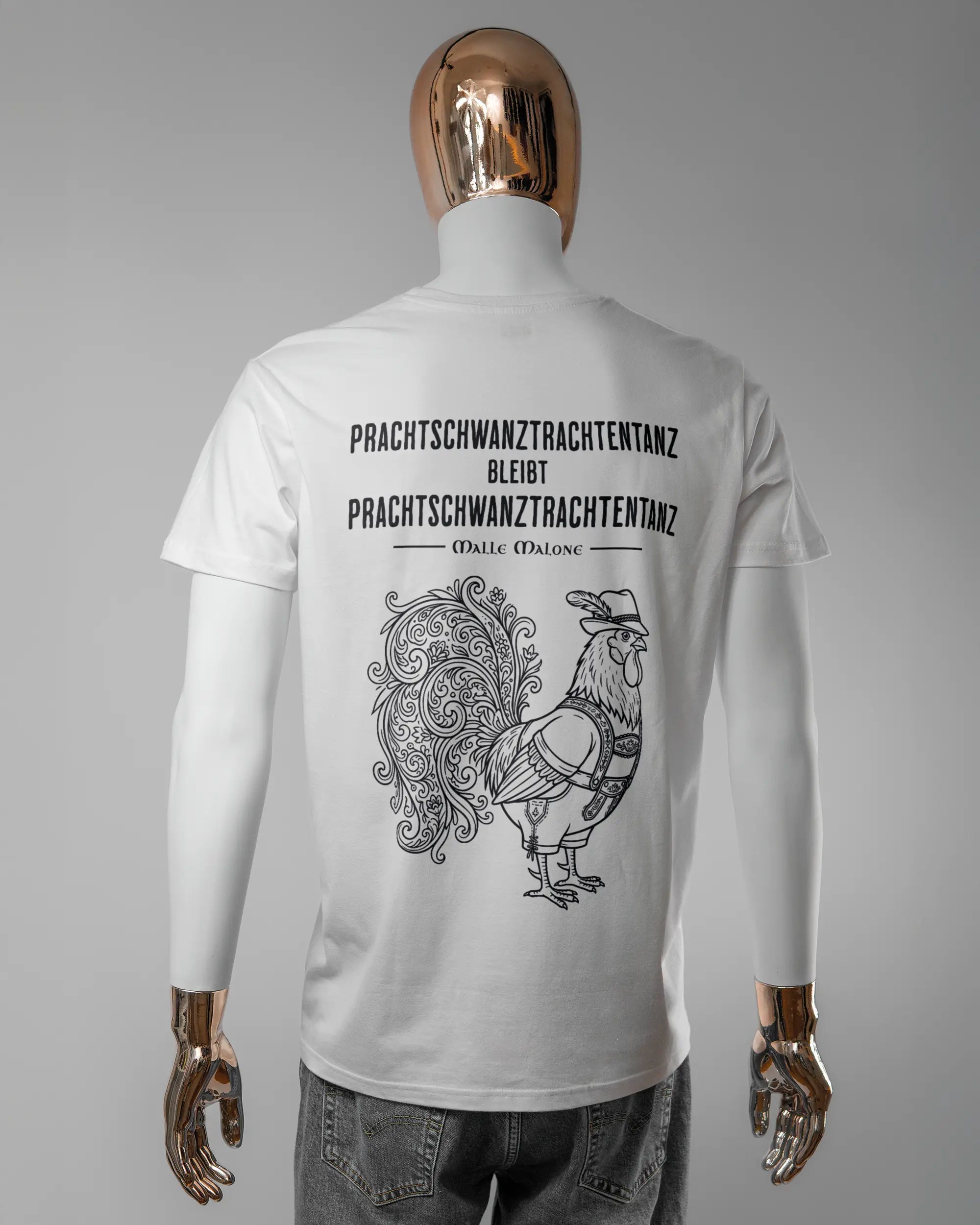 Rückseite des Basic Unisex T-Shirt Soft von Maondo mit dem Design Trachtentanz in der Farbe White und in der Größe L getragen von einer maskulinen Puppe