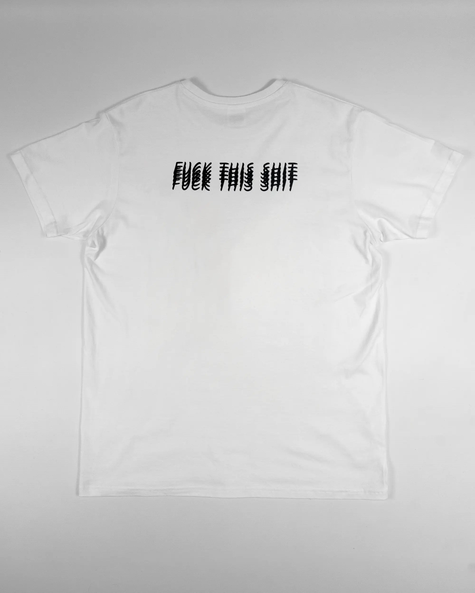 Rückseite des Basic Unisex T-Shirt Soft von Maondo mit dem Design Hidden Message in der Farbe White und in der Größe L flach auf den Boden gelegt