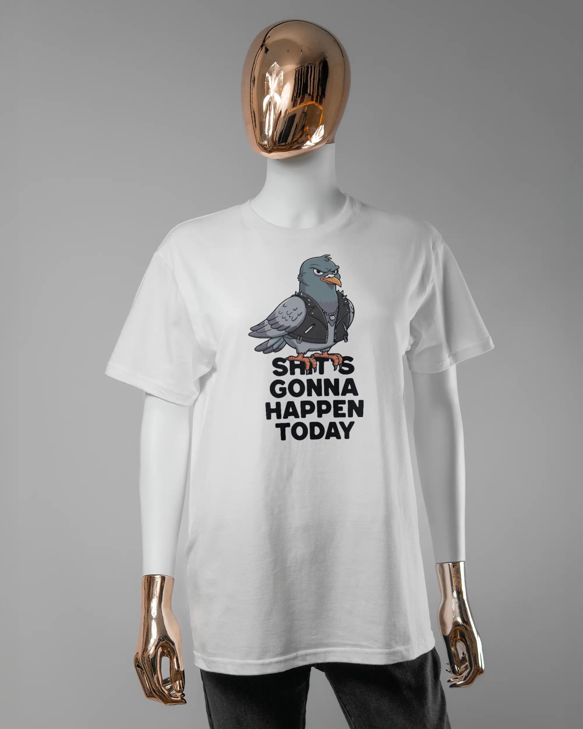 Vorderseite des Basic Unisex T-Shirt Soft von Maondo mit dem Design Pigeon Pun in der Farbe White und in der Größe S getragen von einer femininen Puppe