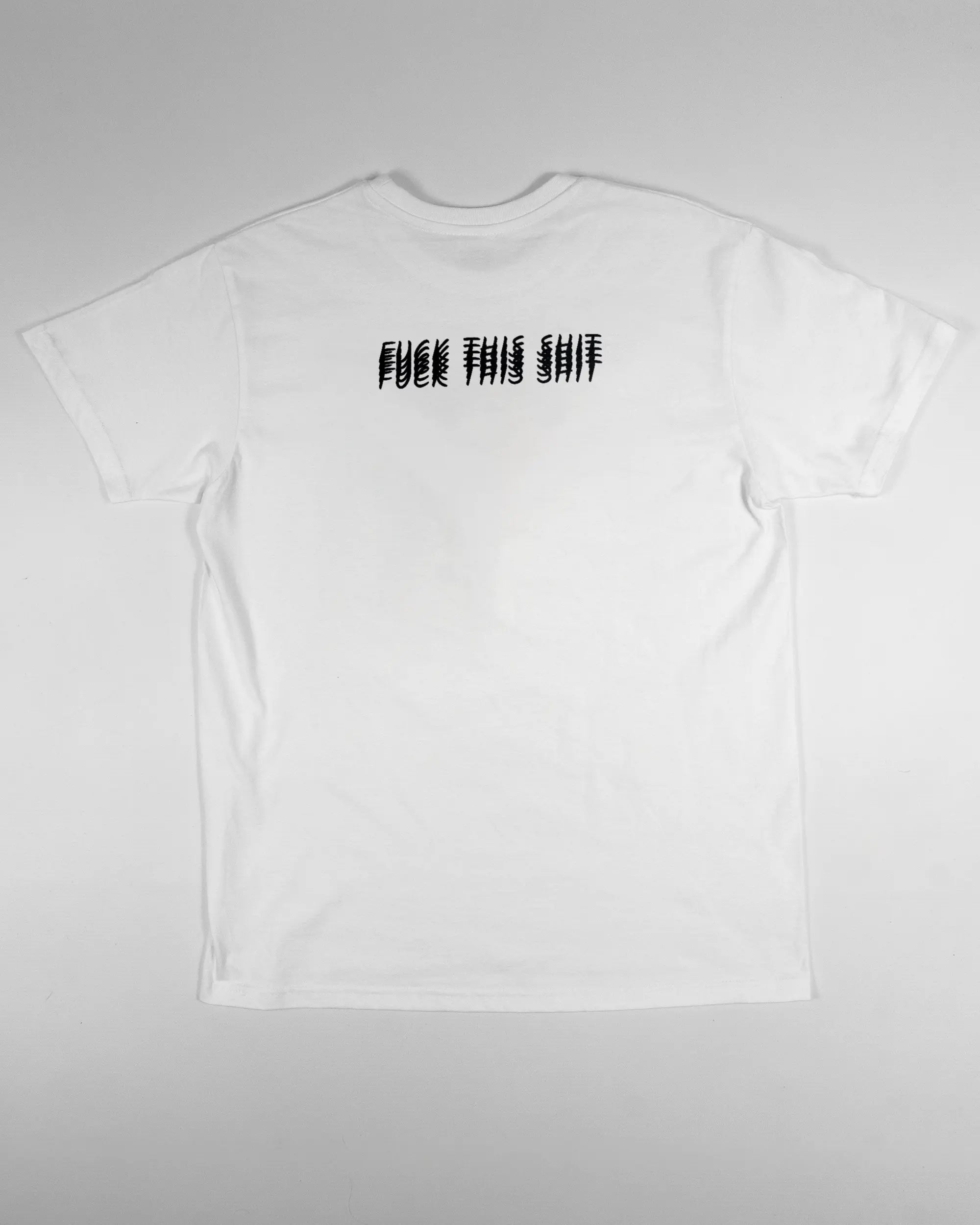 Rückseite des Basic Unisex T-Shirt Soft von Maondo mit dem Design Hidden Message in der Farbe White und in der Größe S flach auf den Boden gelegt