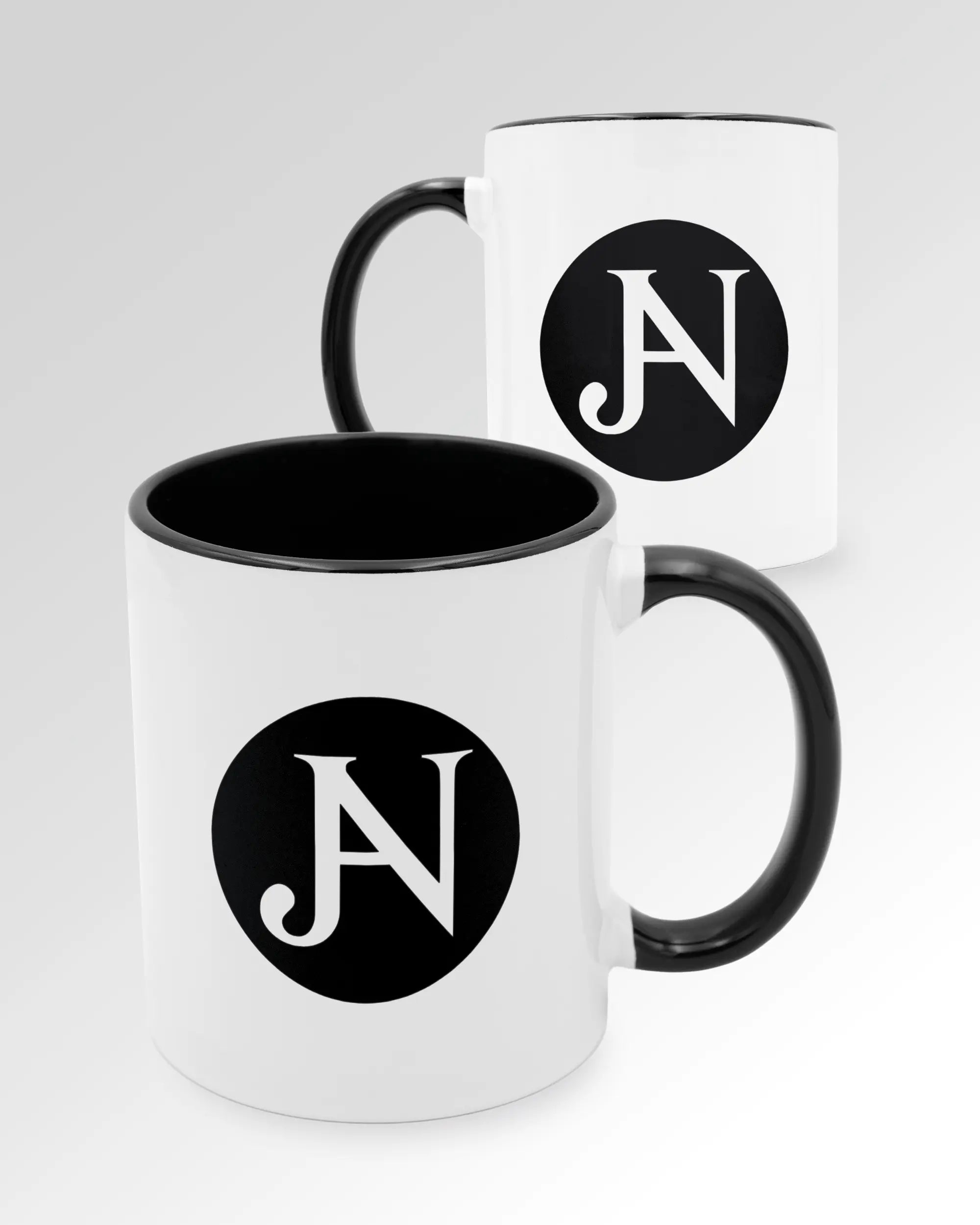 Seitenansicht der beidseitig bedruckten Keramiktasse von Maondo mit dem Design JB1 in der Farbe Duotone