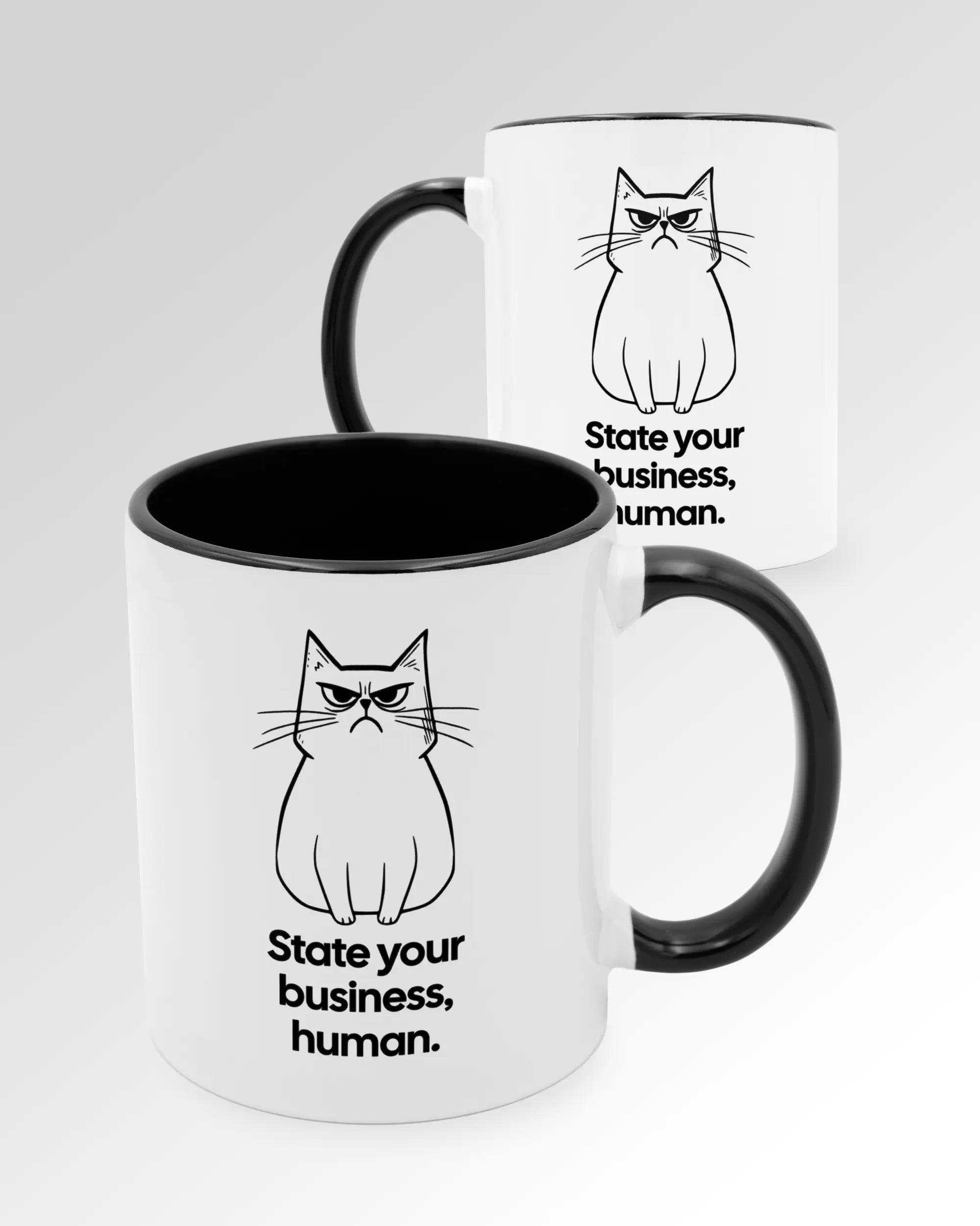 Seitenansicht der beidseitig bedruckten Keramiktasse von Maondo mit dem Design Grumpy Purr in der Farbe Duotone