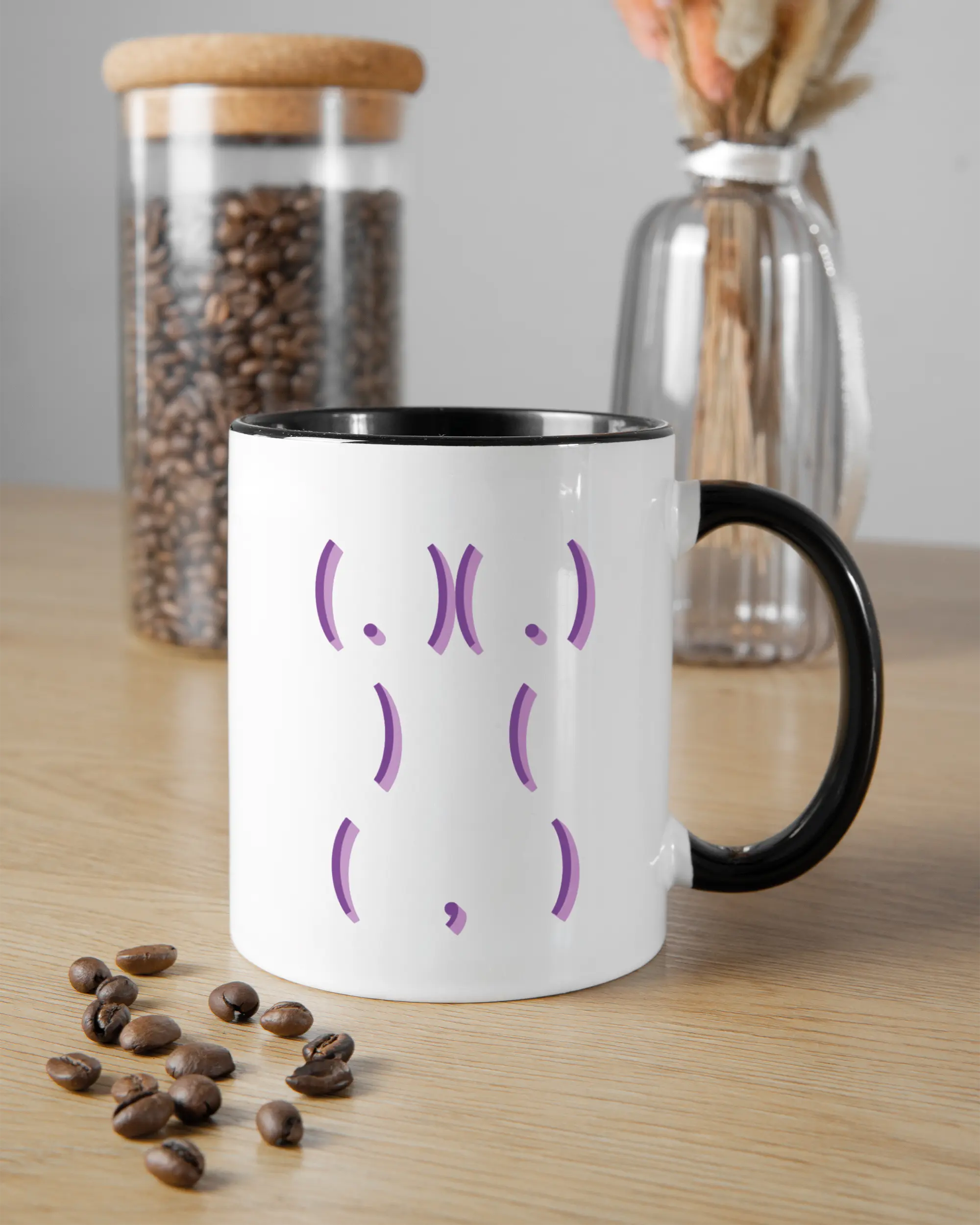 Küchentischansicht der rechten Seite der beidseitig bedruckten Keramiktasse von Maondo mit dem Design Body Language in der Farbe Duotone