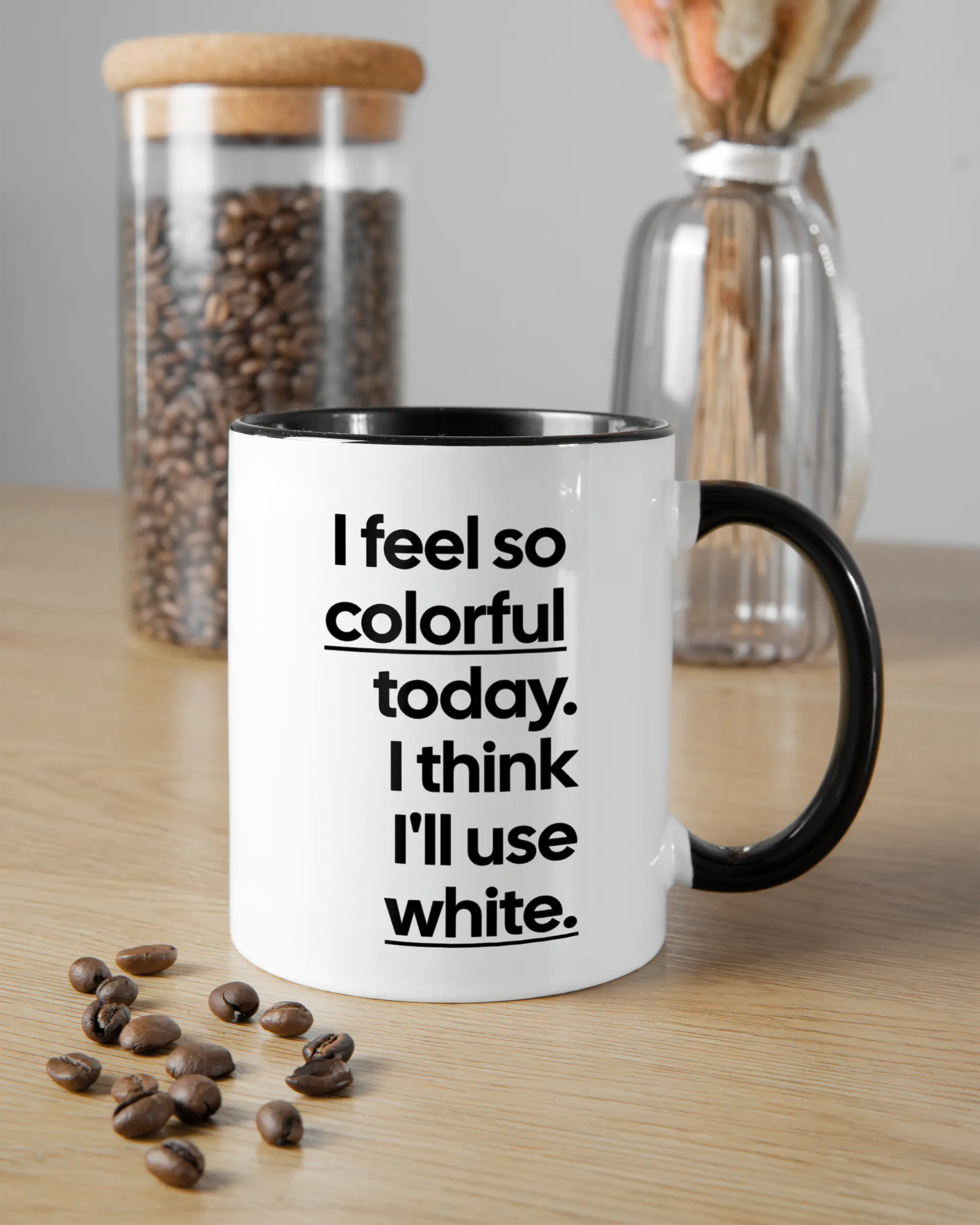 Küchentischansicht der rechten Seite der beidseitig bedruckten Keramiktasse von Maondo mit dem Design Colorful Day in der Farbe Duotone