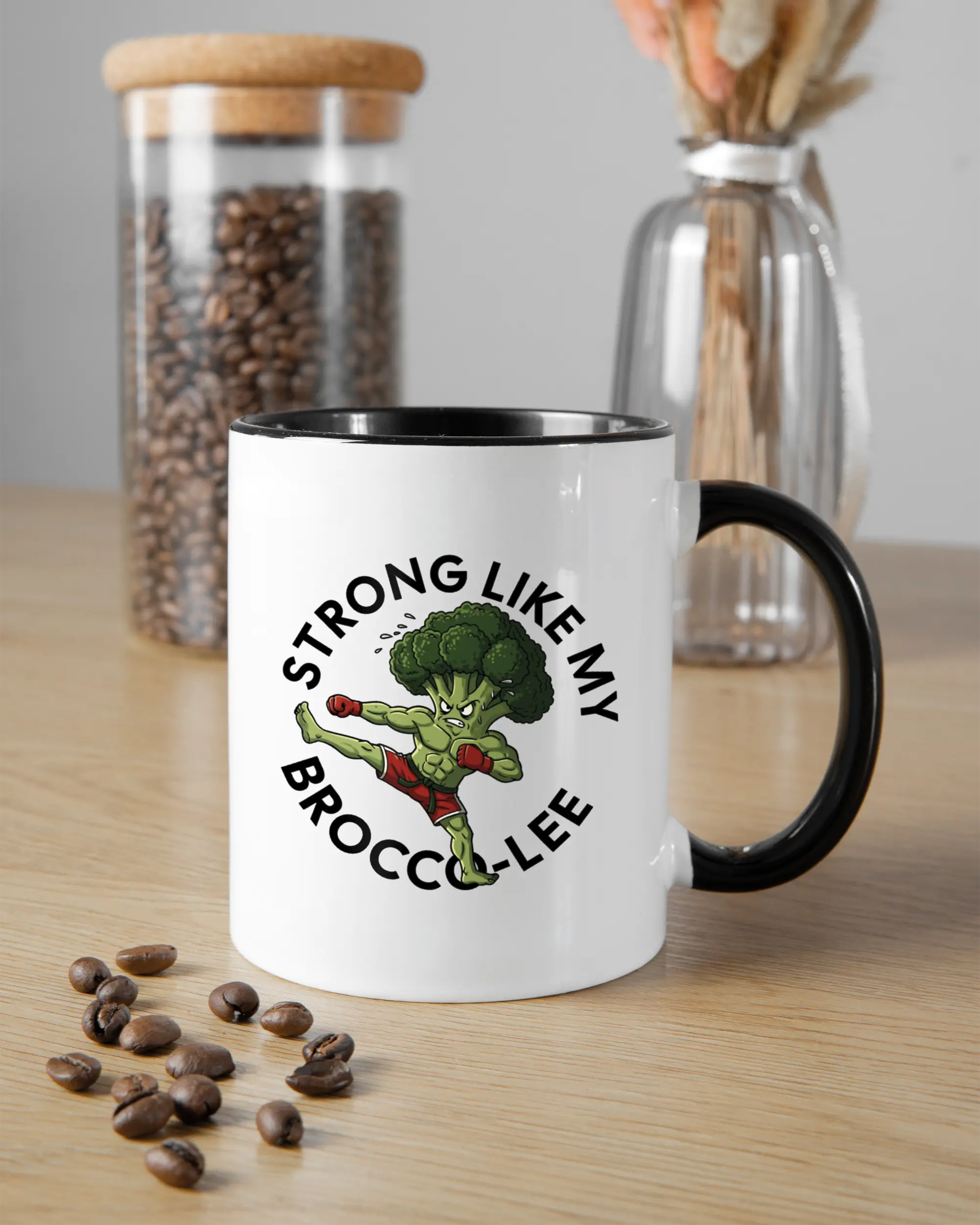 Küchentischansicht der rechten Seite der beidseitig bedruckten Keramiktasse von Maondo mit dem Design Brocco-Lee in der Farbe Duotone