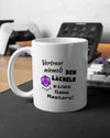 Gaming Room Aufnahme der beidseitig bedruckten Keramik Tasse von Maondo mit dem Design Game Master in der Farbe Weiß