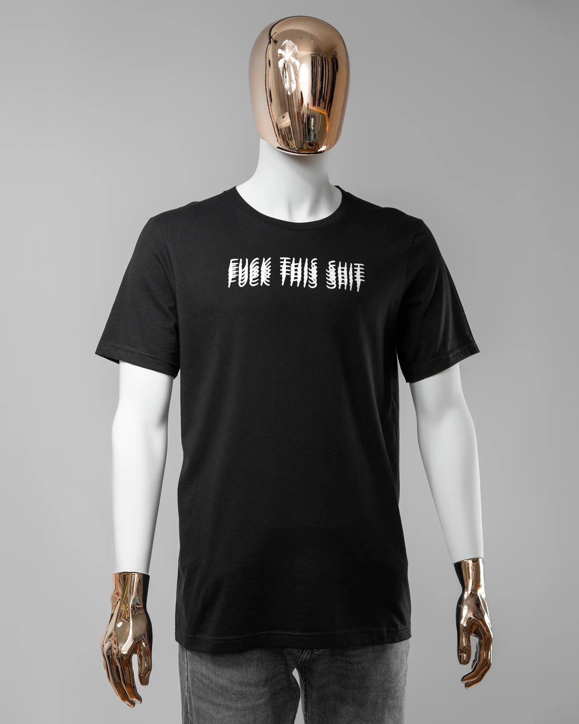 Vorderseite des Basic Unisex T-Shirt Light von Maondo mit dem Design Hidden Message in der Farbe Black und in der Größe L getragen von einer maskulinen Puppe