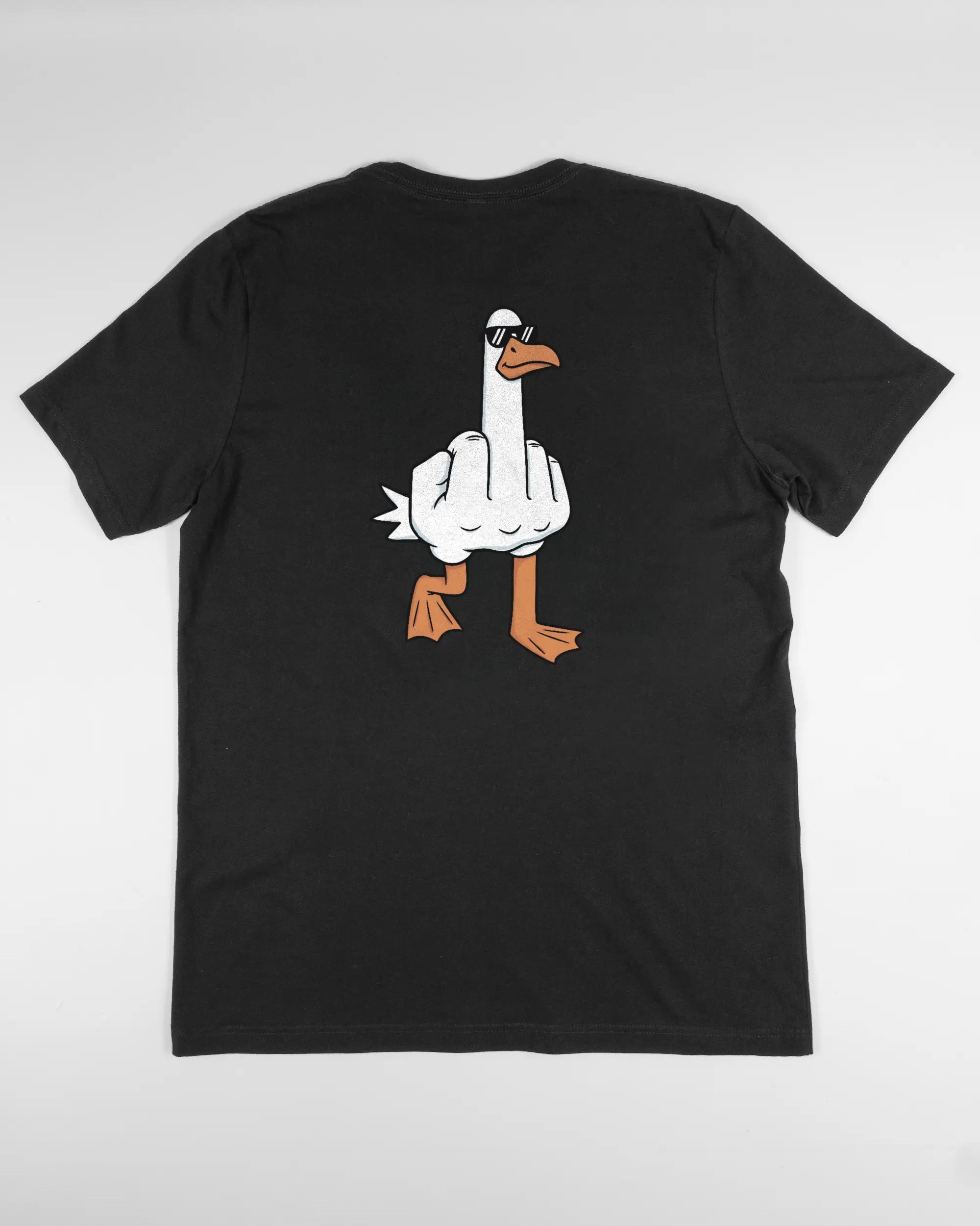 Rückseite des Basic Unisex T-Shirt Light von Maondo mit dem Design I give a duck in der Farbe Black und in der Größe L flach auf den Boden gelegt