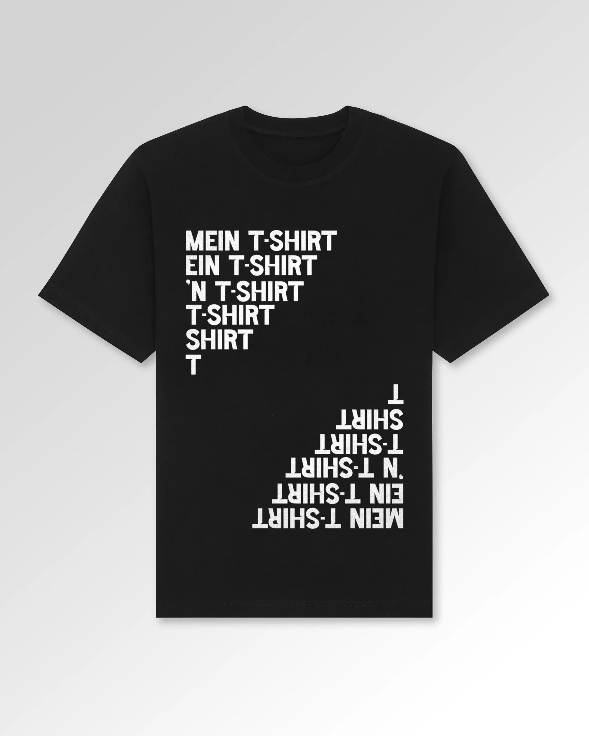 Packshot der Druckseite des Organic Unisex T-Shirts von Maondo im Oversized Fit mit dem Design Basically ein T-Shirt in der Farbe Black