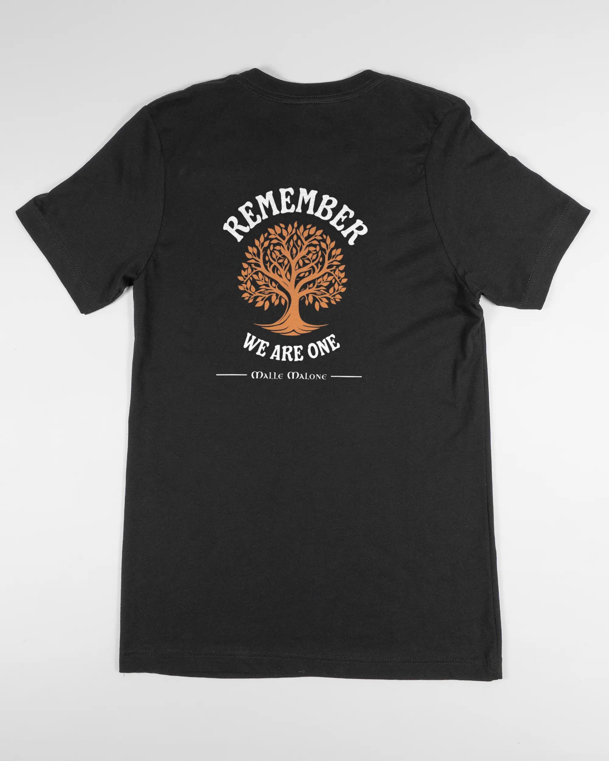 Rückseite des Basic Unisex T-Shirt Light von Maondo mit dem Design We are one in der Farbe Black und in der Größe S flach auf den Boden gelegt