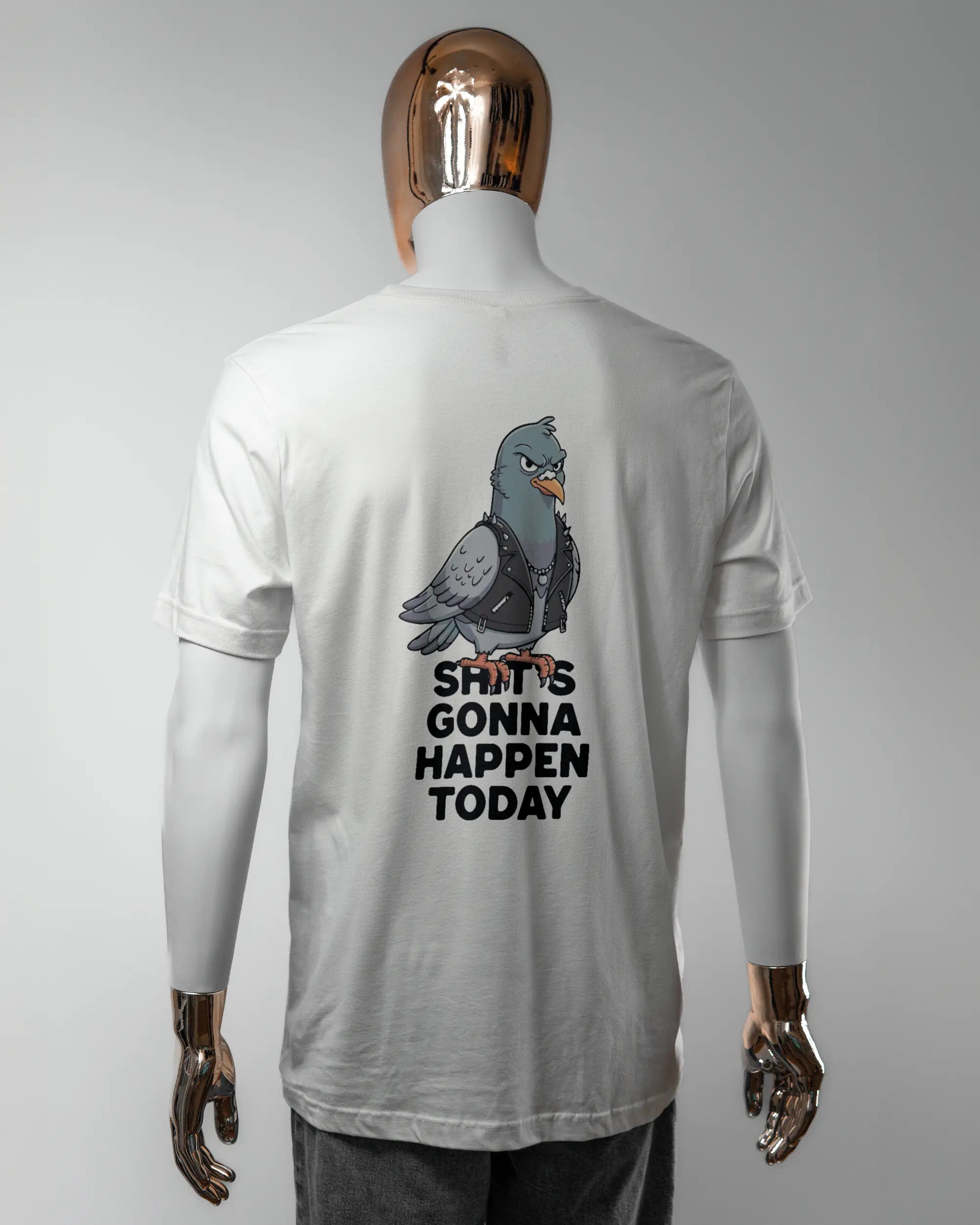 Rückseite des Basic Unisex T-Shirt Light von Maondo mit dem Design Pigeon Pun in der Farbe White und in der Größe L getragen von einer maskulinen Puppe
