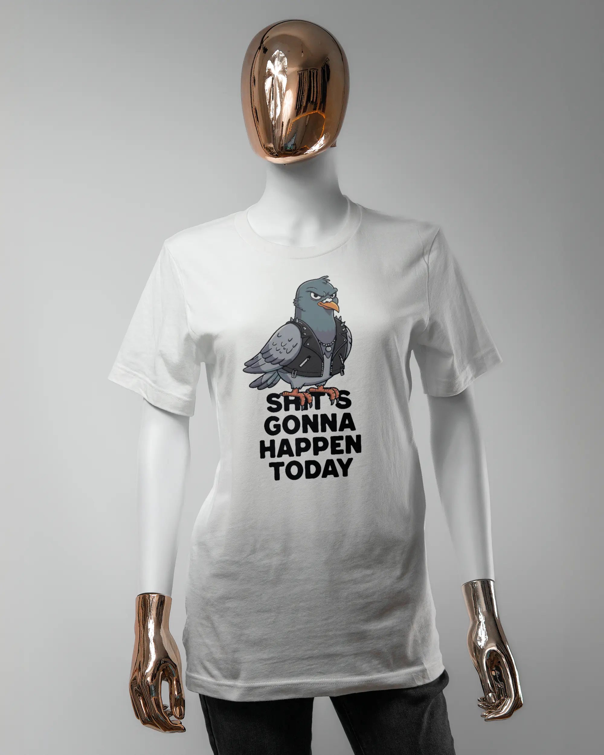 Vorderseite des Basic Unisex T-Shirt Light von Maondo mit dem Design Pigeon Pun in der Farbe White und in der Größe S getragen von einer femininen Puppe